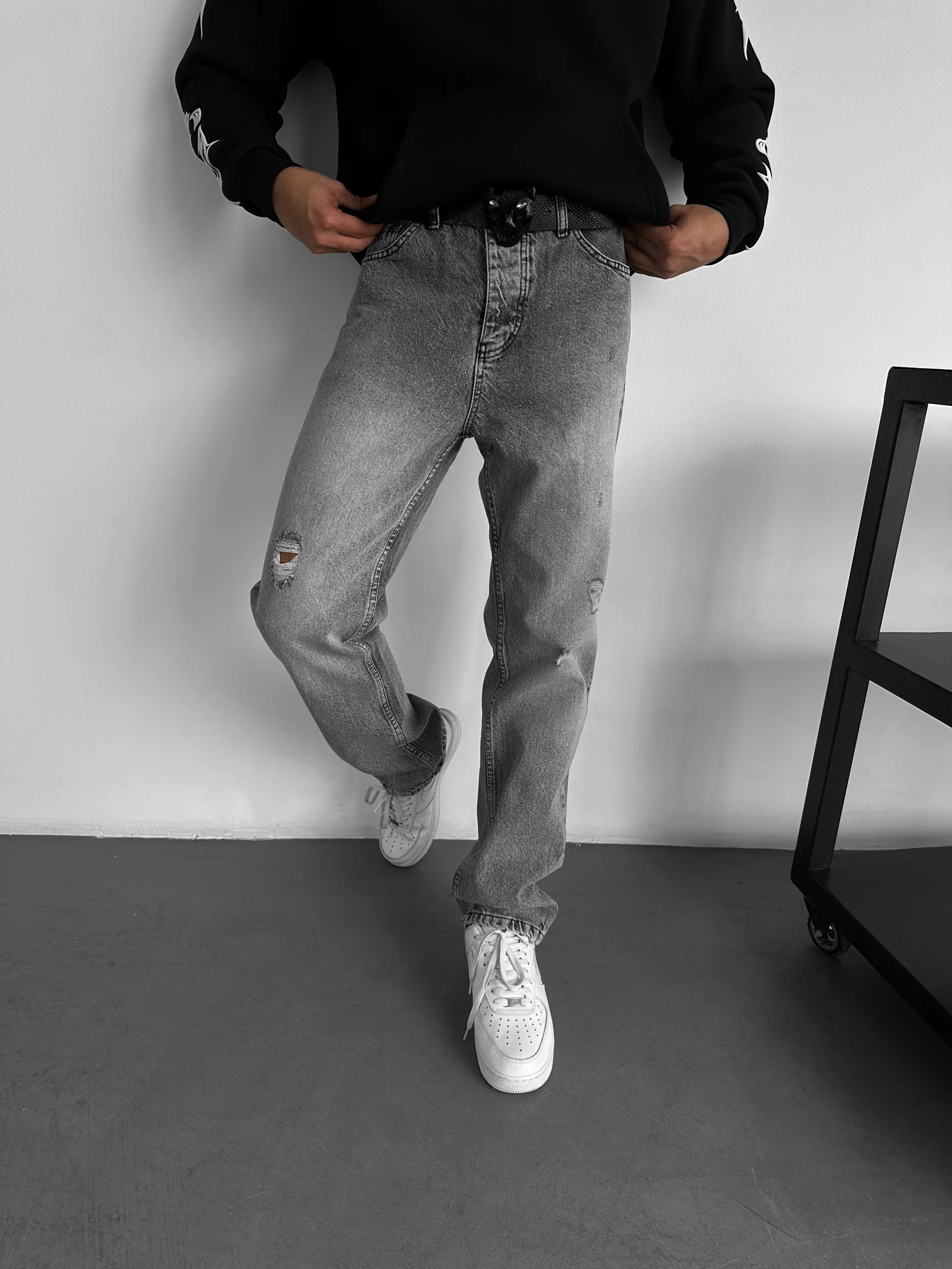 Baggy Torn Jeans - Anthracite - Image 2
