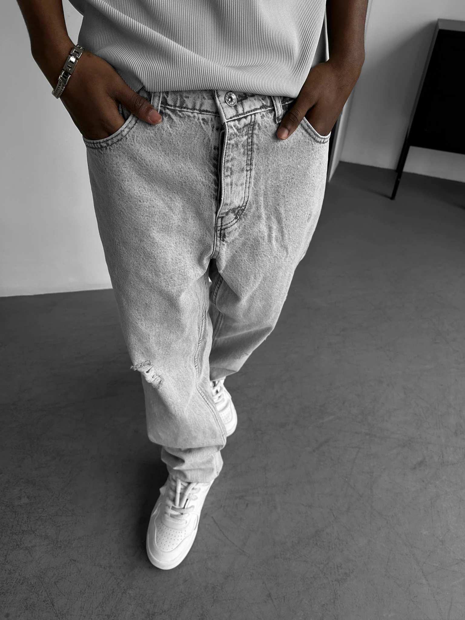 Baggy Torn Jeans - Grey - Image 2