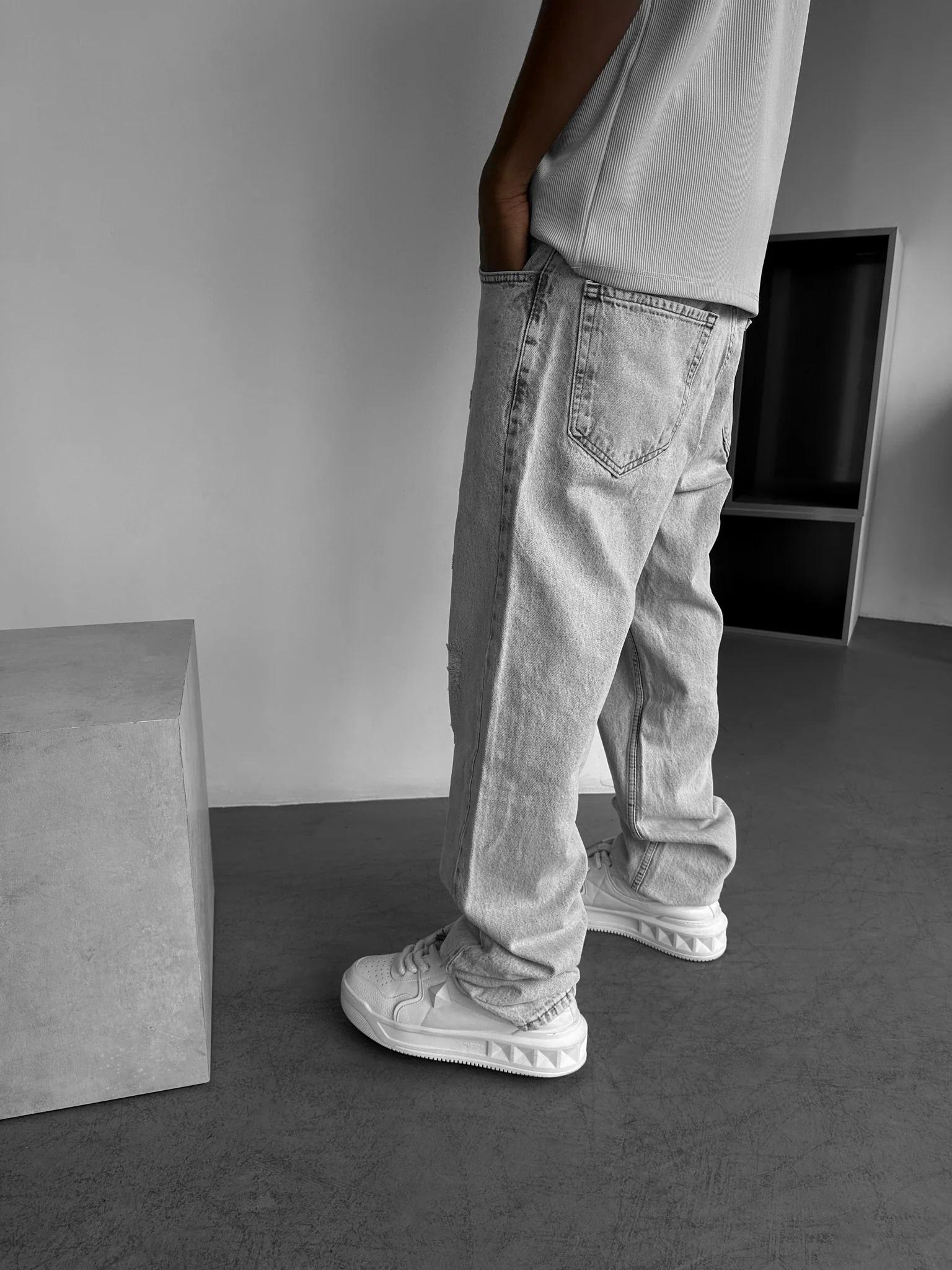 Baggy Torn Jeans - Grey - Image 3