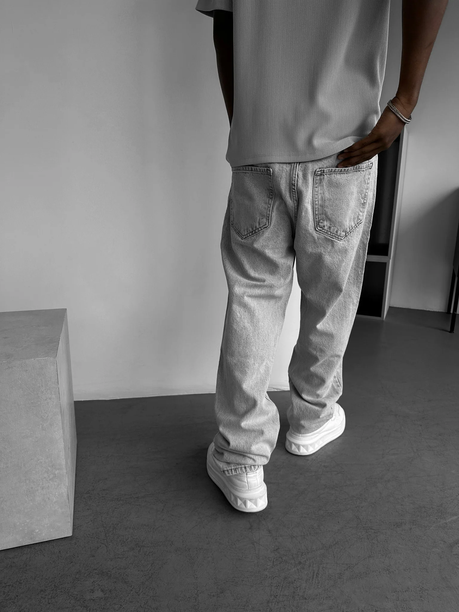 Baggy Torn Jeans - Grey - Image 4