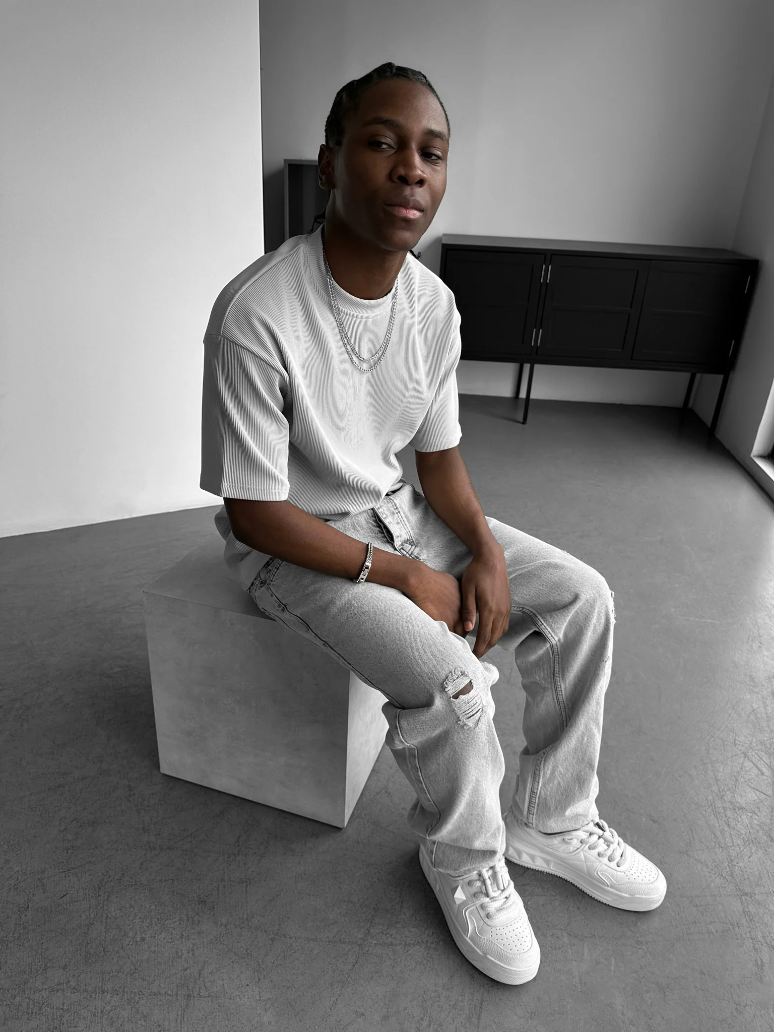 Baggy Torn Jeans - Grey - Image 6