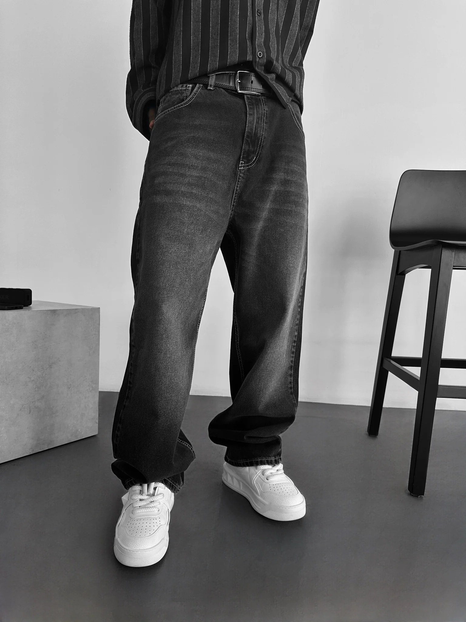 Baggy Washed Jeans - Black - Image 2