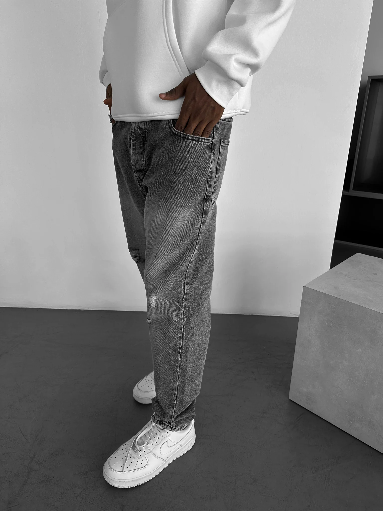 Boyfriend Washed Torn Jeans - Anthracite - Image 2