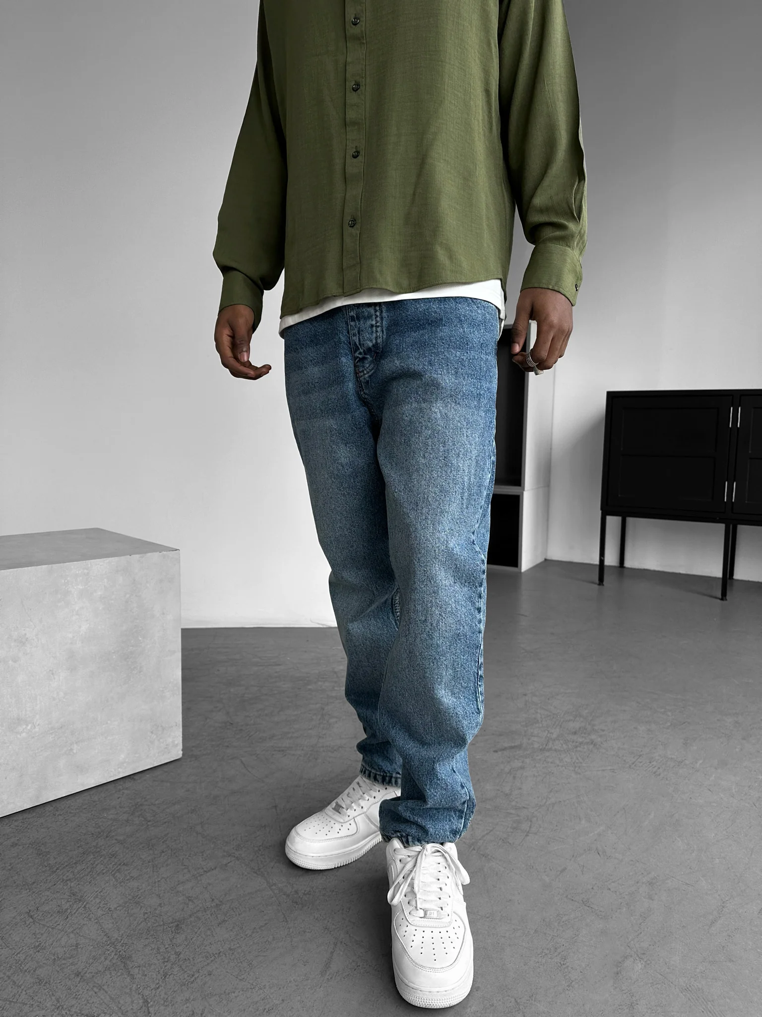 Boyfriend Fit Jeans - Blue - Image 2