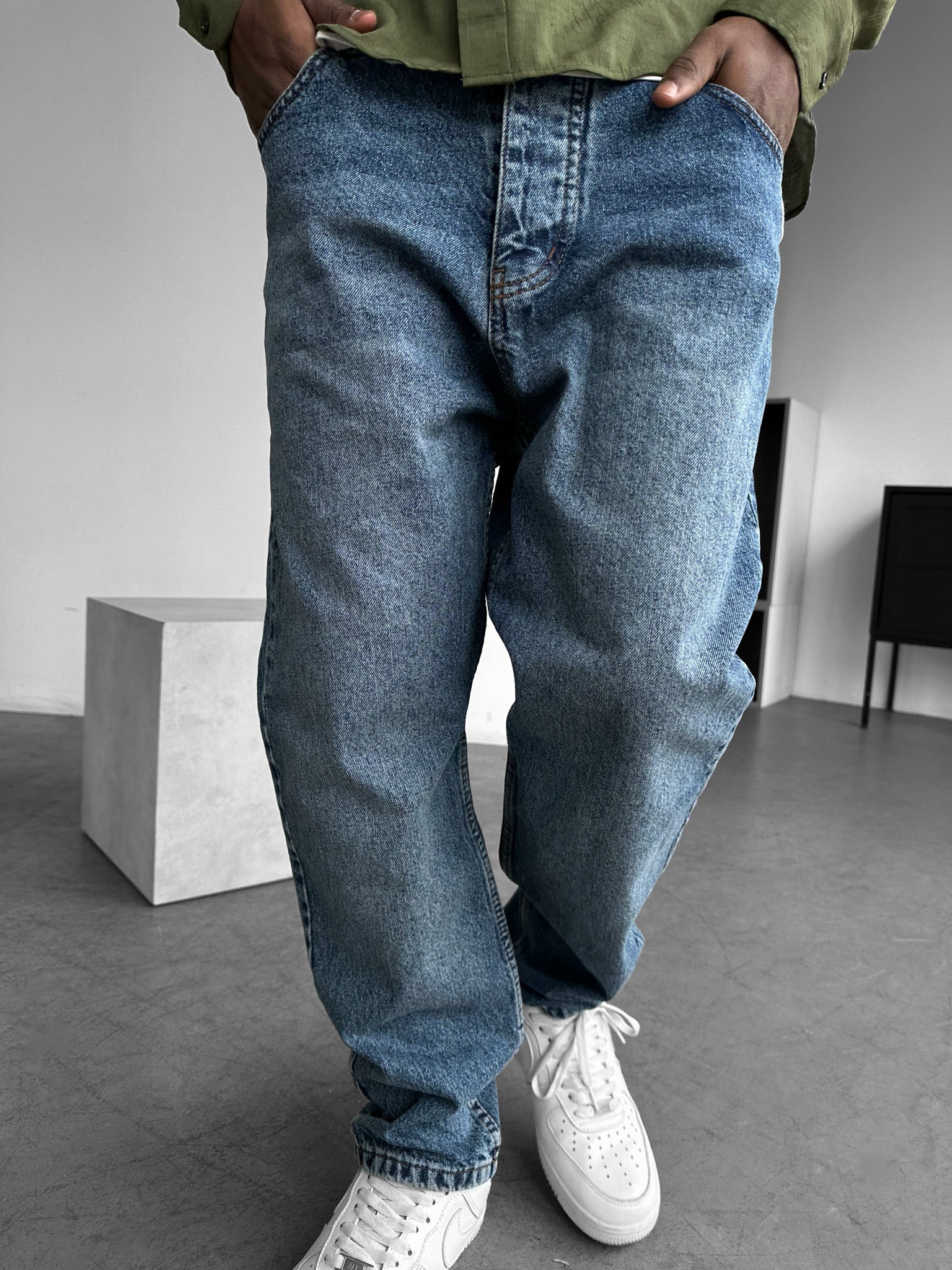 Boyfriend Fit Jeans - Blue - Image 3