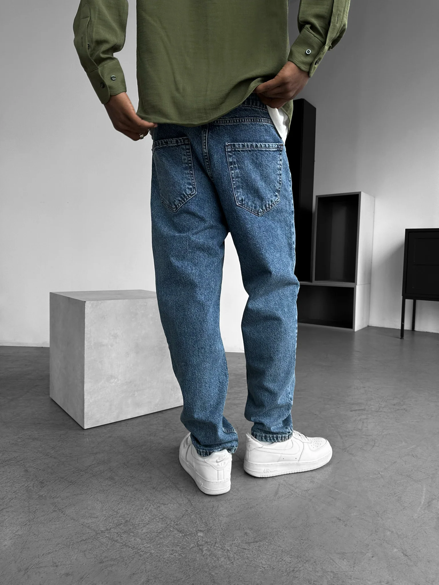 Boyfriend Fit Jeans - Blue - Image 4