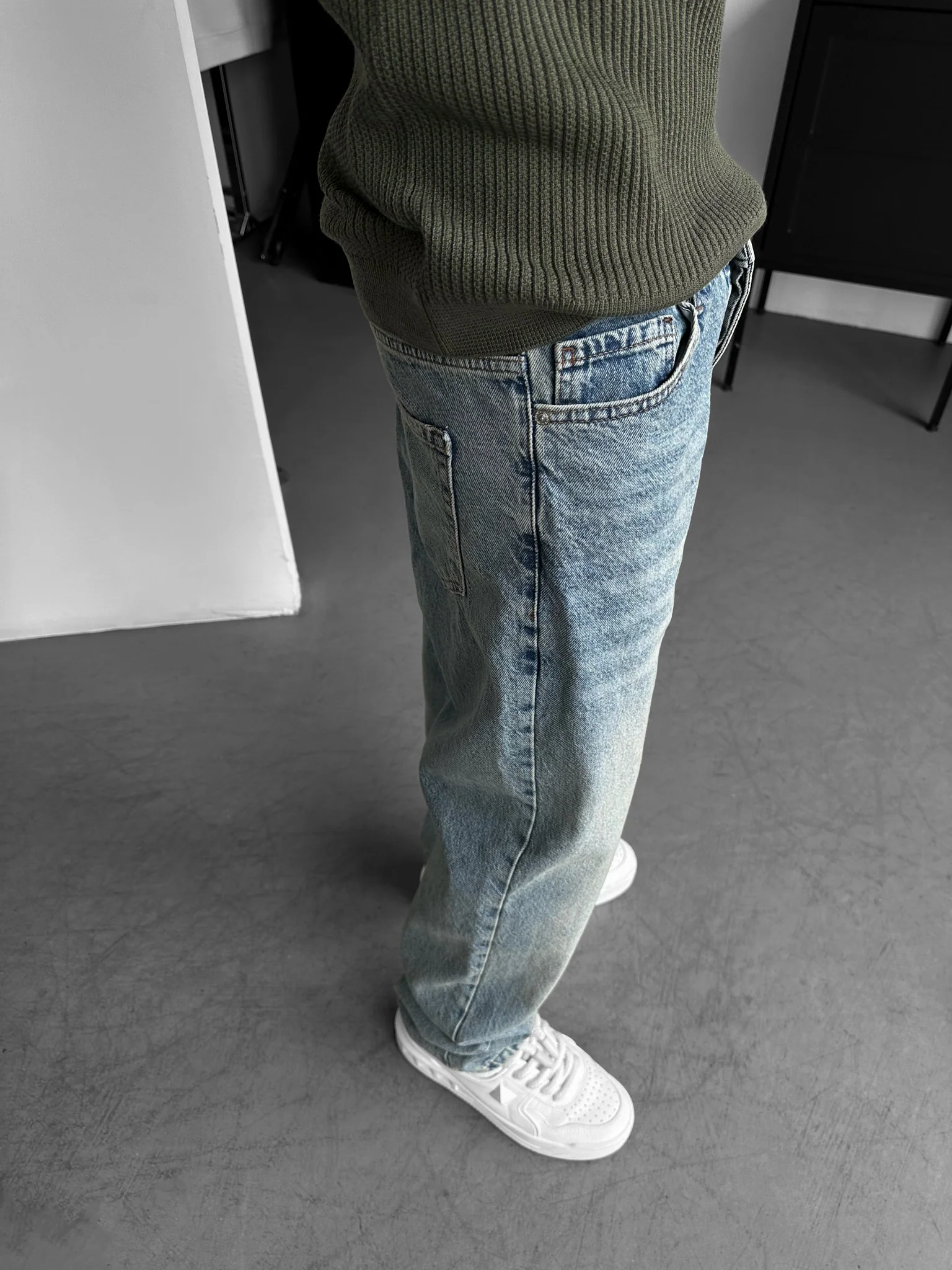 Boyfriend Fit Jeans - Dark Blue - Image 4