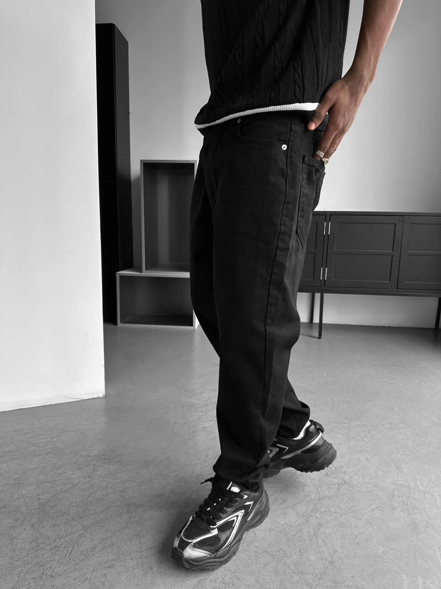 Boyfriend Jeans - Black - Image 3