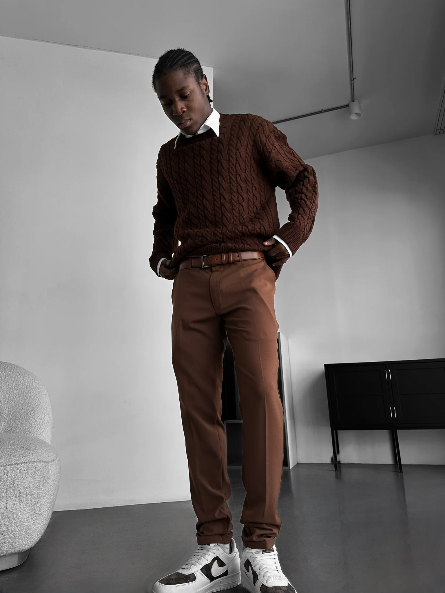 Comfort Pleated Trousers - Brown - Image 2