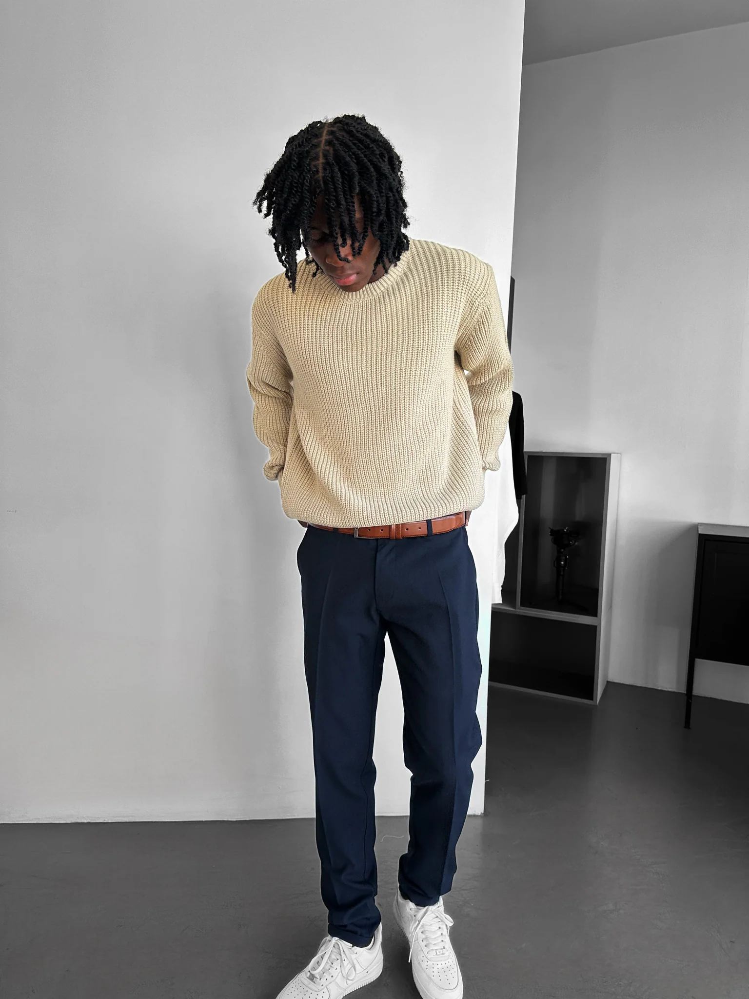 Comfort Pleated Trousers - Navy Blue - Image 2