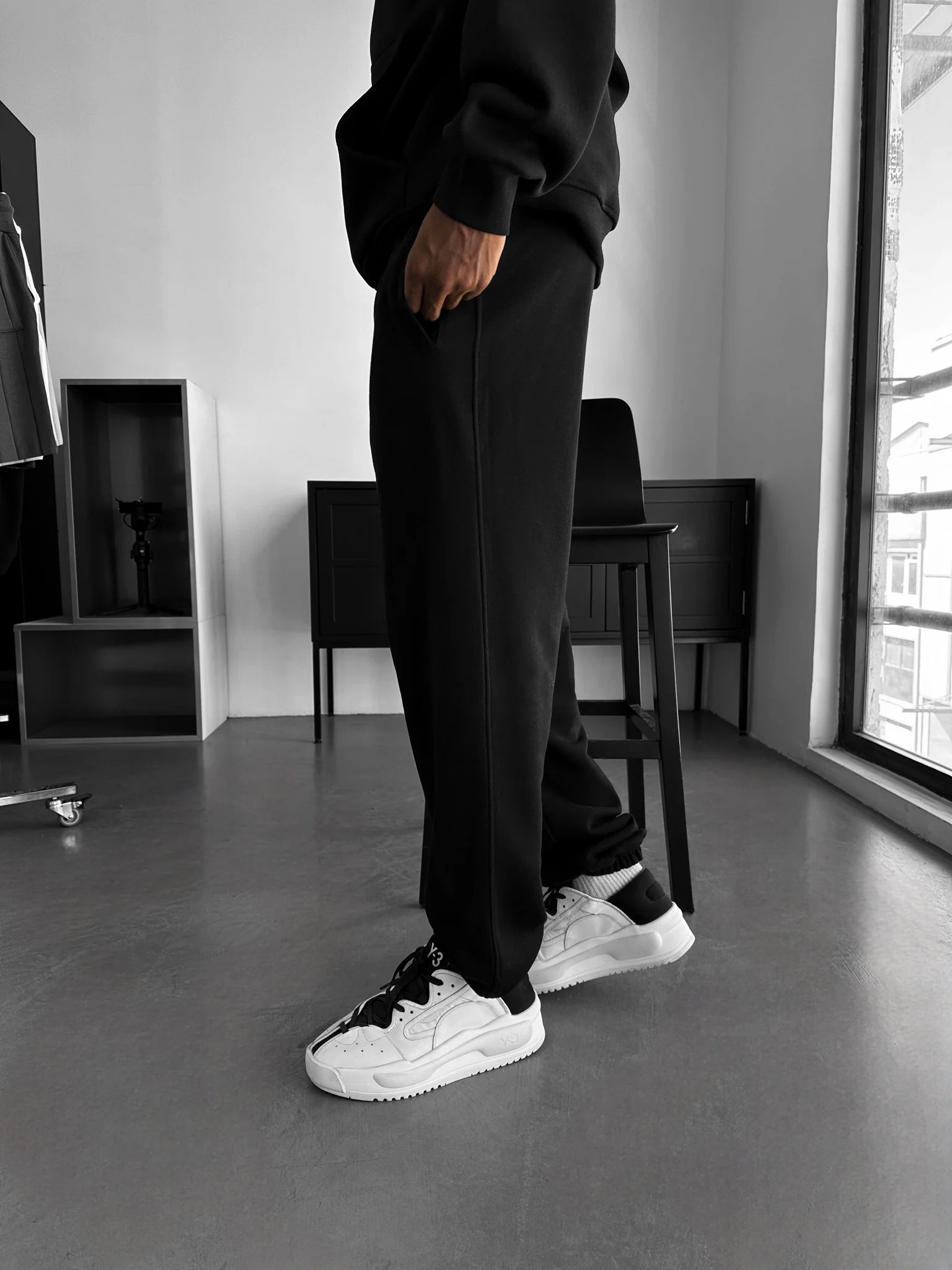 Loose Fit Basic Jogger - Black - Image 2