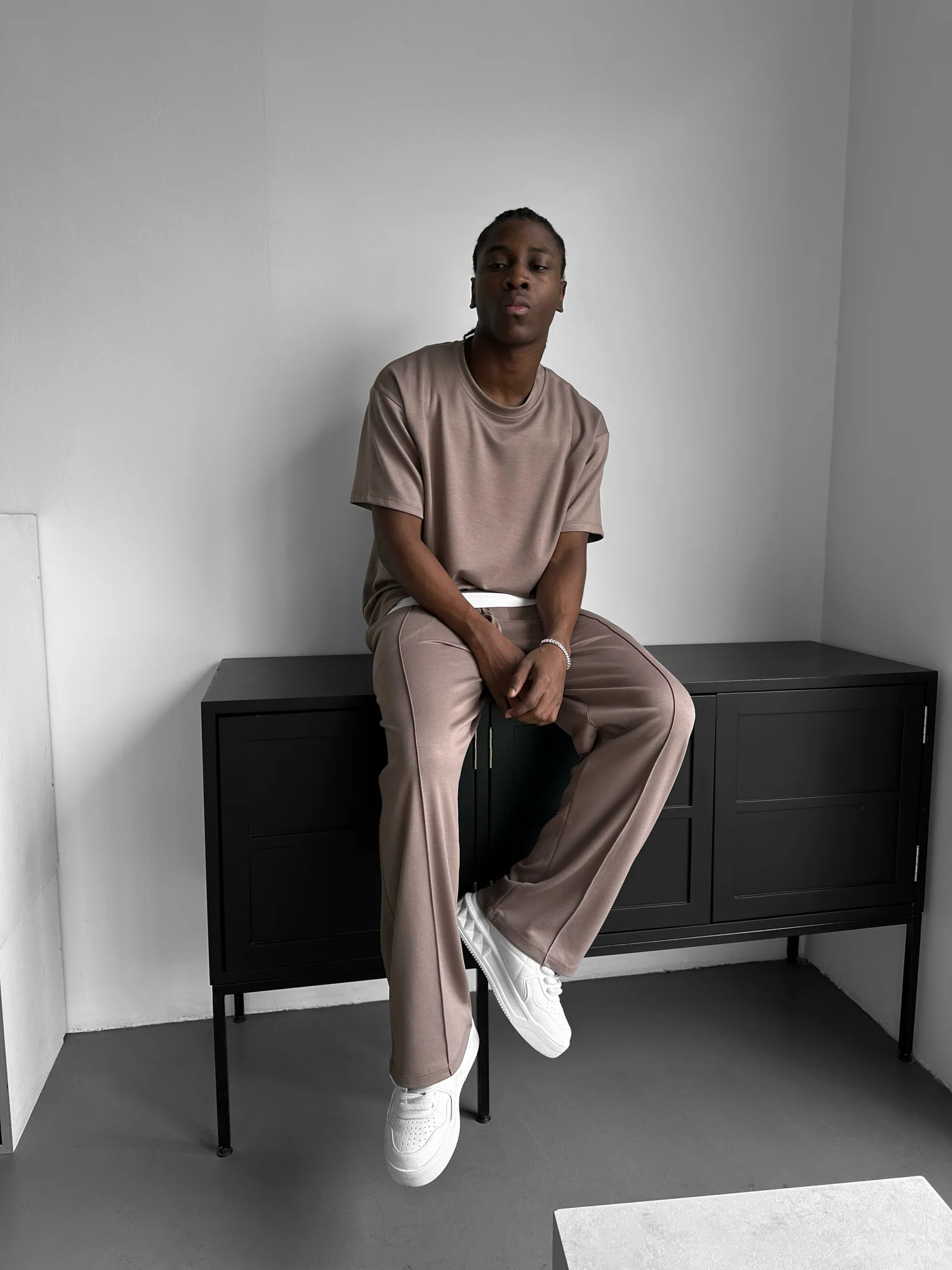 Loose Fit Basic Pleated Trousers - Camel - Image 4