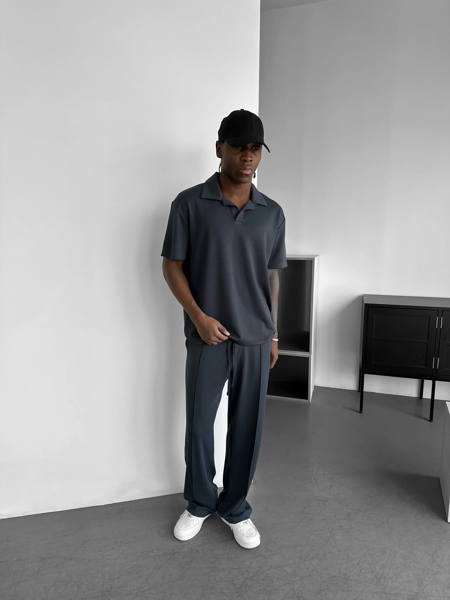 Loose Fit Basic Pleated Trousers - Stormy Weather - Image 3