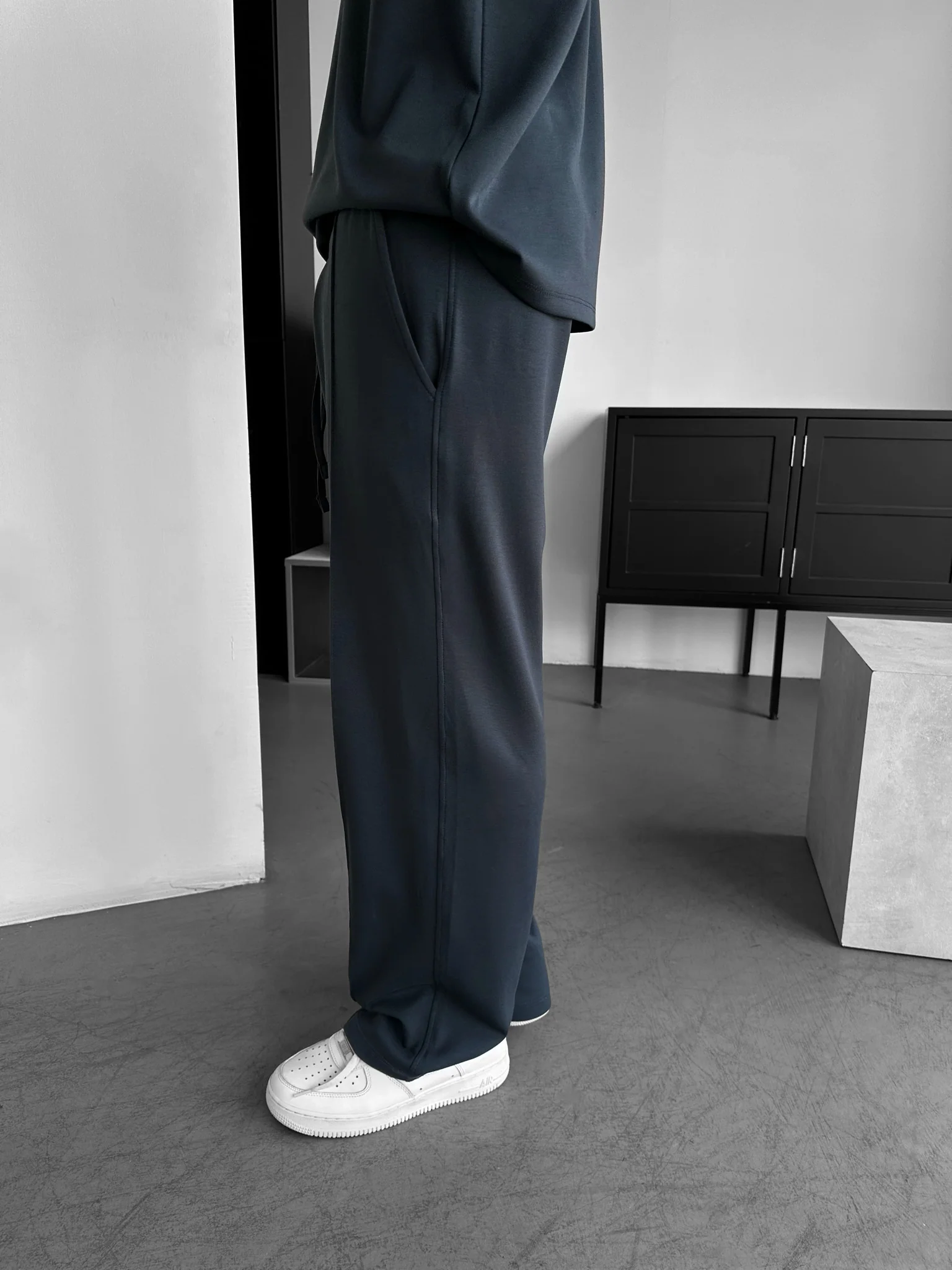 Loose Fit Basic Pleated Trousers - Stormy Weather - Image 4