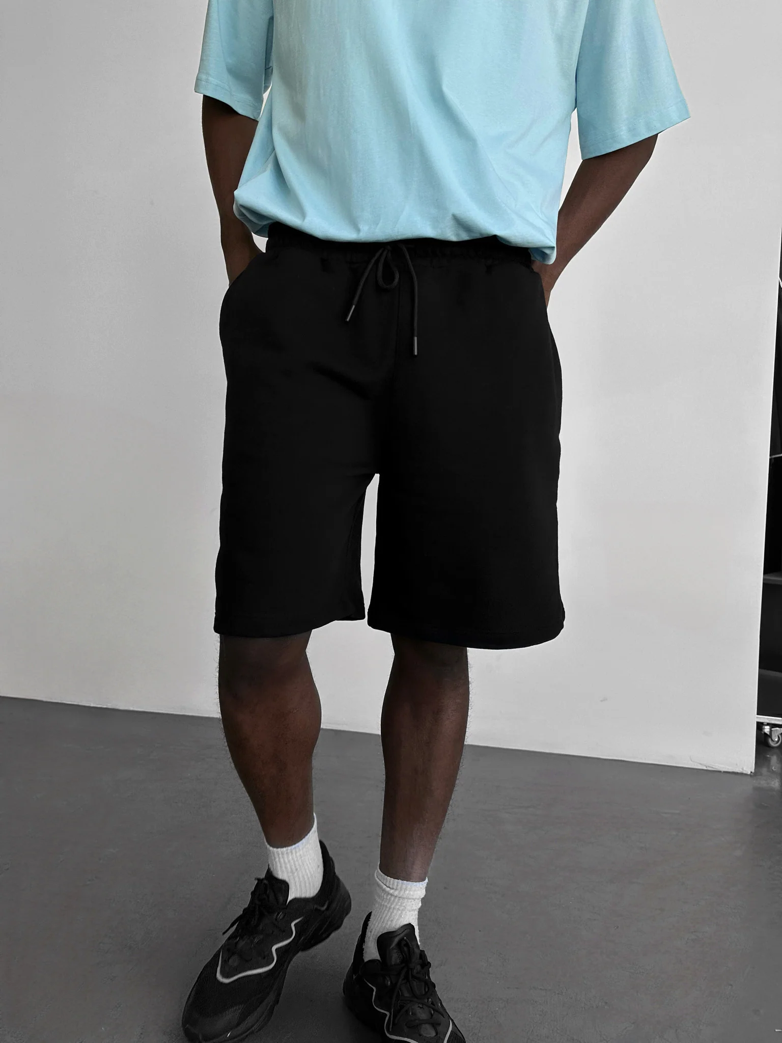 Loose Fit Basic Shorts - Black - Image 5