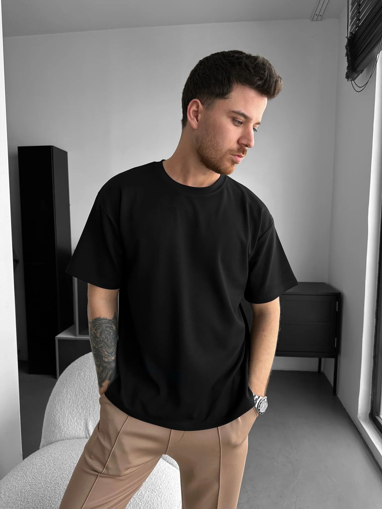 Loose Fit Basic T-shirt - Black - Image 2