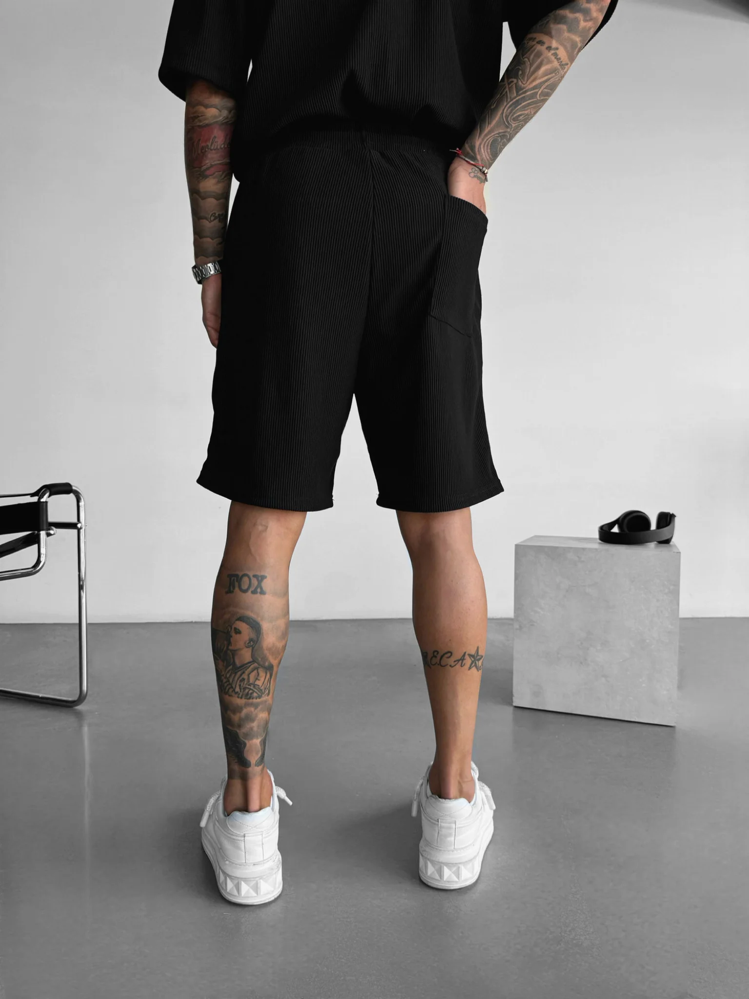 Loose Fit Cord Shorts - Black - Image 5