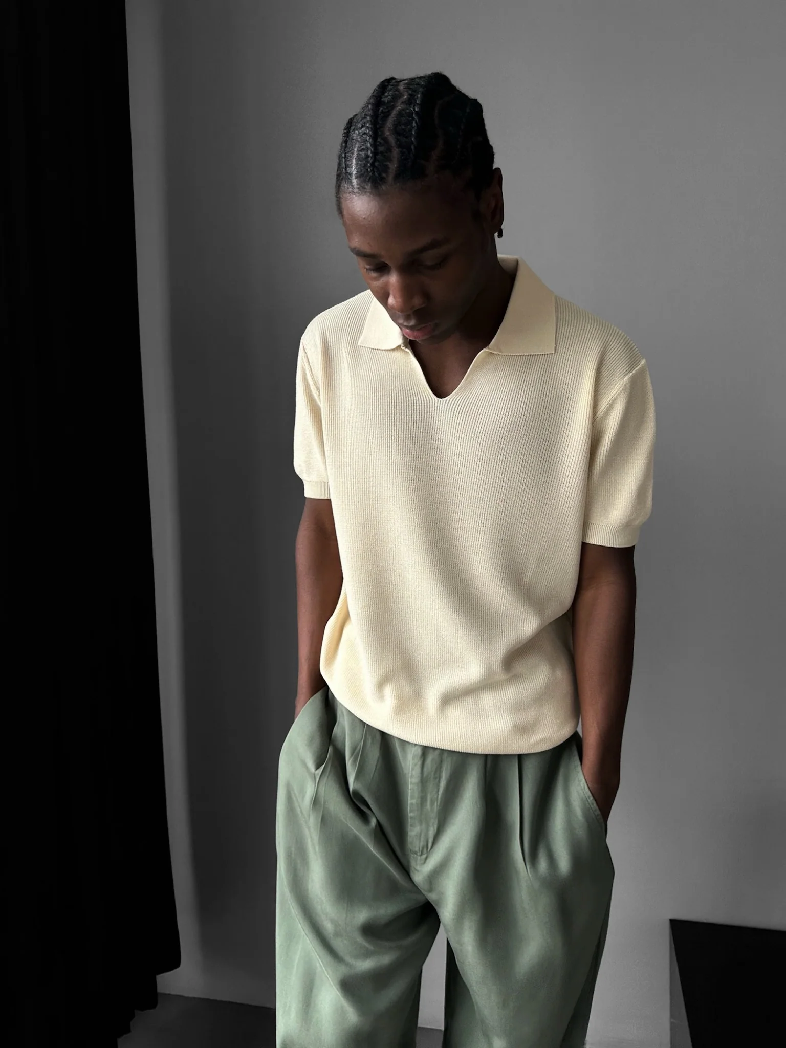 Loose fit fine knit collar T-Shirt - Beige - Image 2
