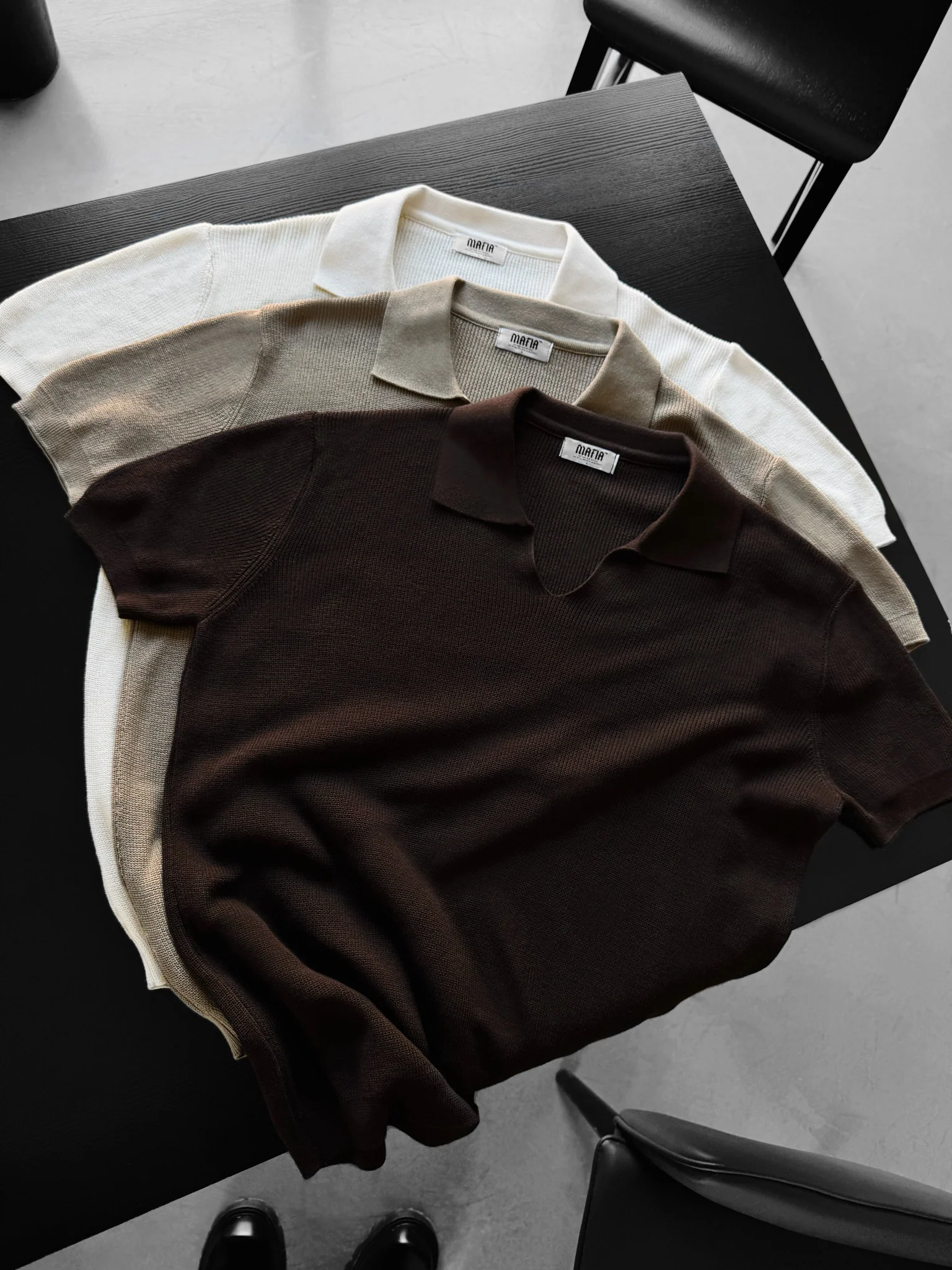 Loose fit fine knit collar T-Shirt - Dark Brown