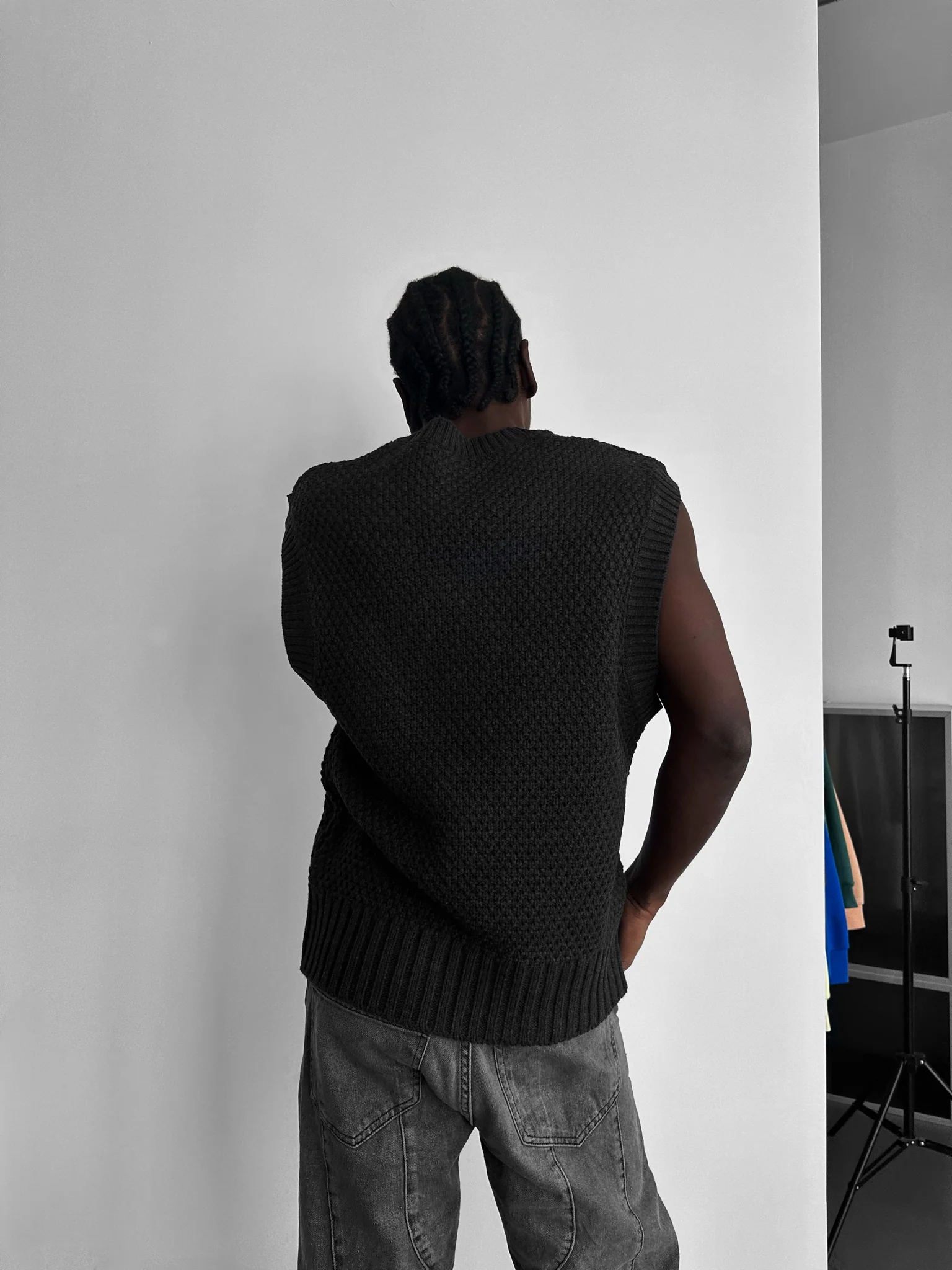 Loose Fit Knotted V Neck Pullunder - Anthracite - Image 4