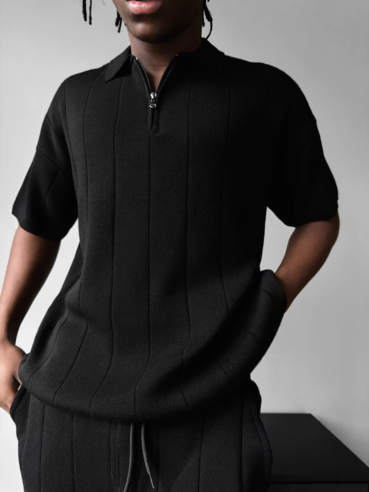 Loose Fit Line Collar Knit T-Shirt - Black - Image 2