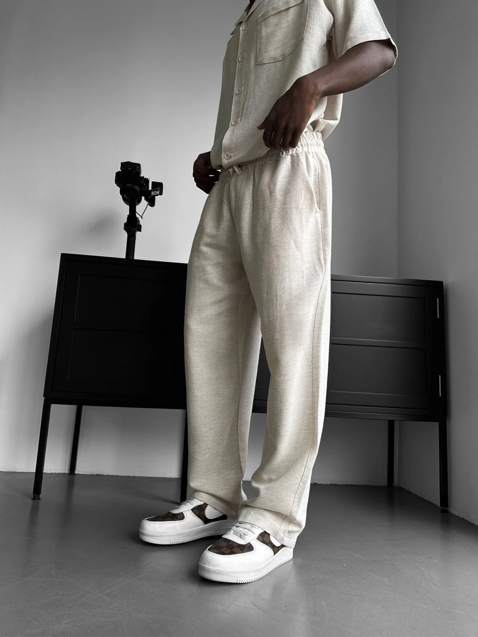 Loose Fit Linen Look Trousers - Beige - Image 2