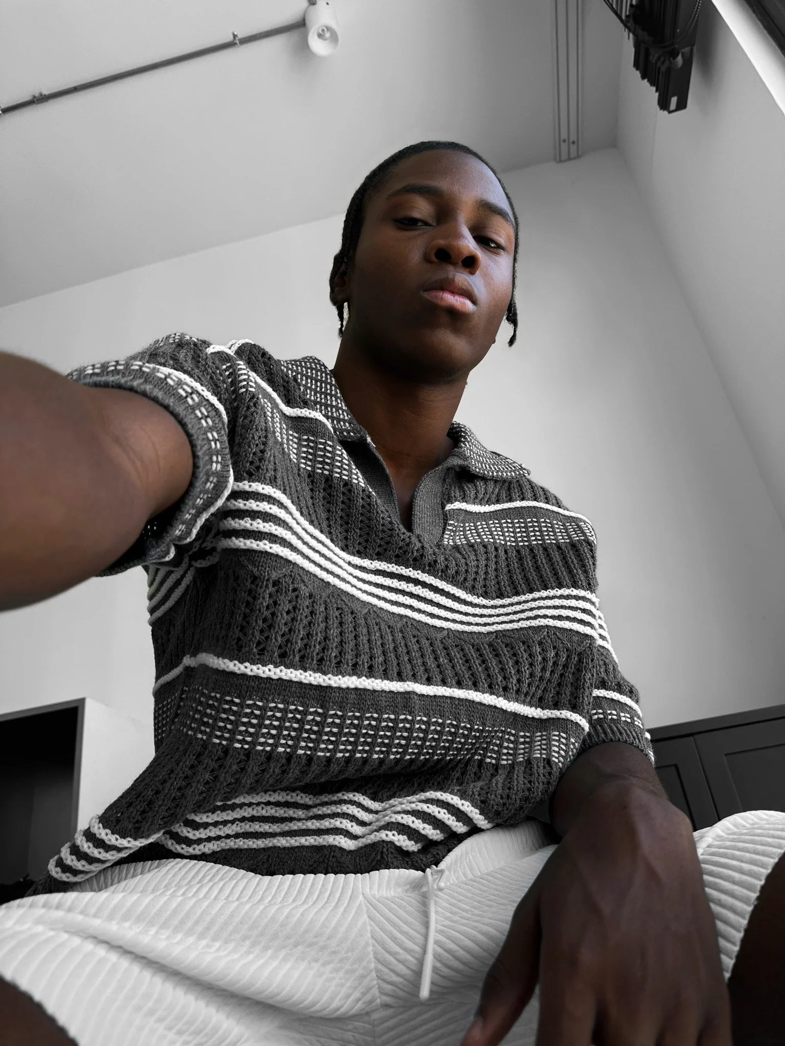 Loose Fit Patterned collar knit T-Shirt - Anthracite - Image 2