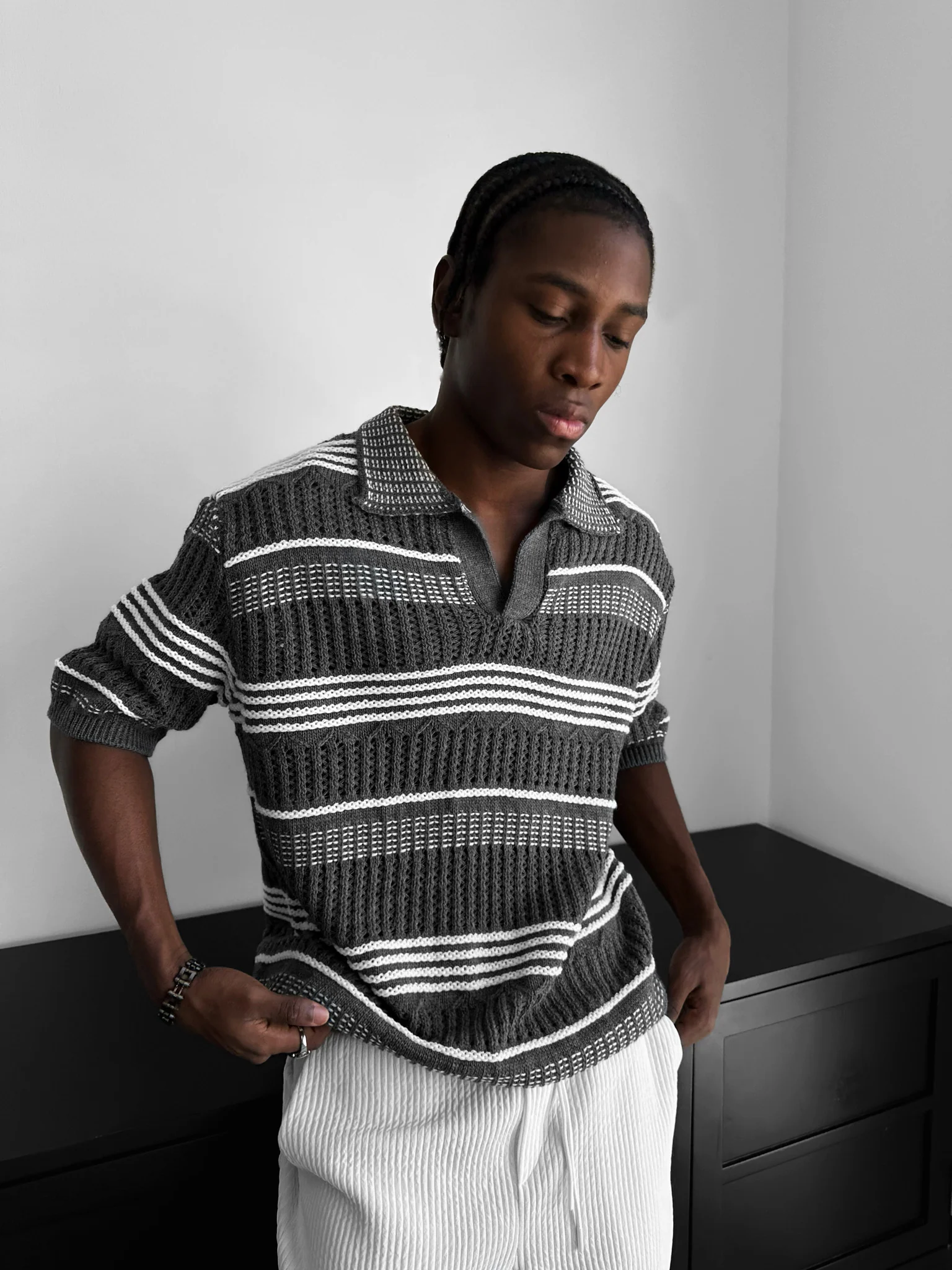 Loose Fit Patterned collar knit T-Shirt - Anthracite - Image 8
