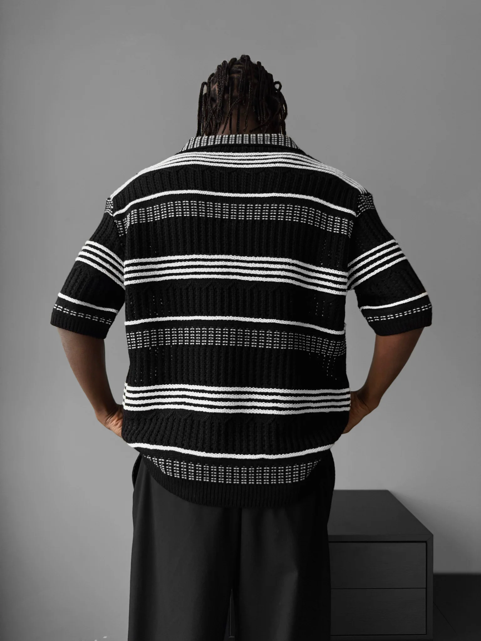Loose Fit Patterned collar knit T-Shirt - Black - Image 4