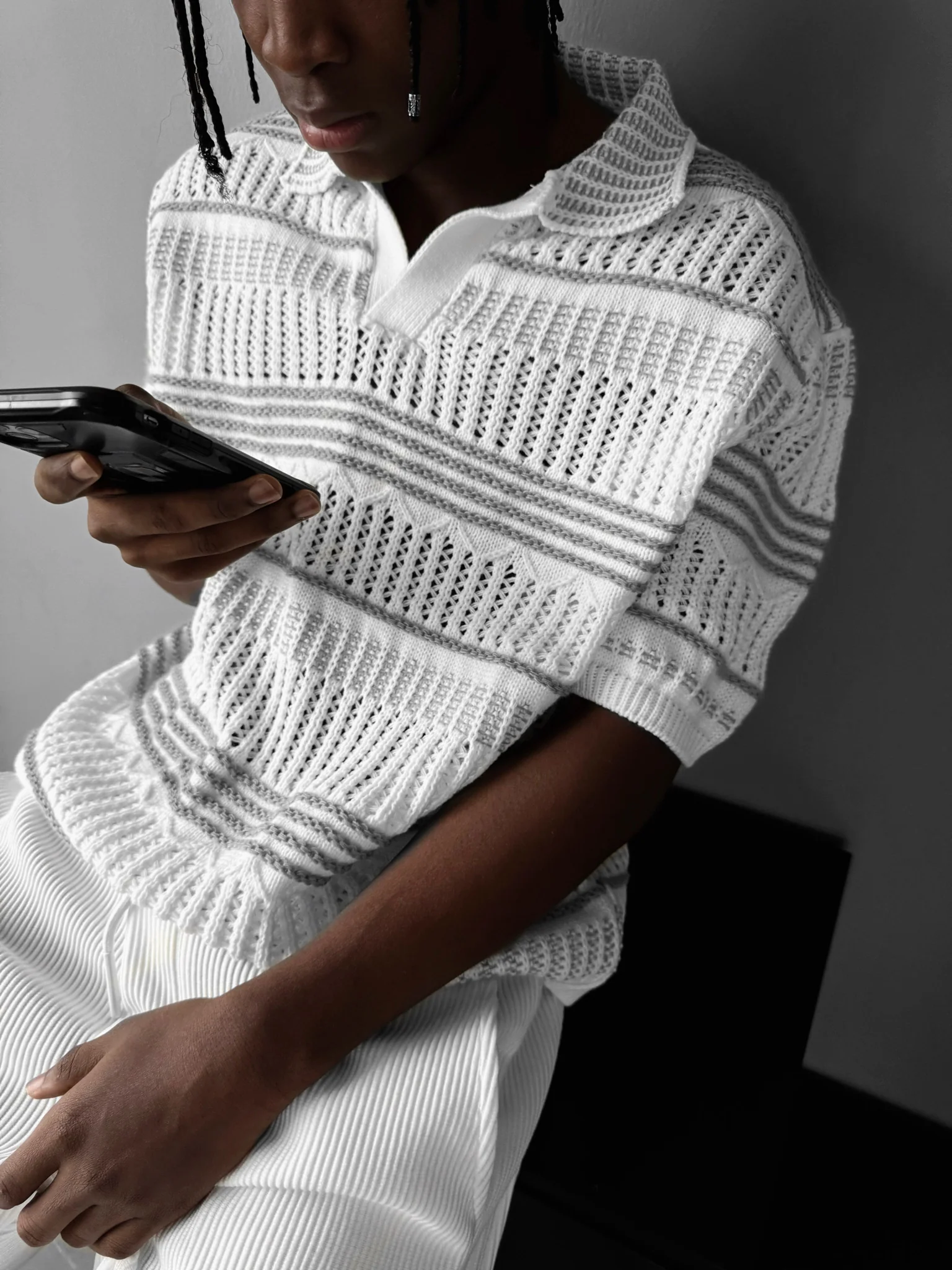 Loose Fit Patterned collar knit T-Shirt - Ecru - Image 3