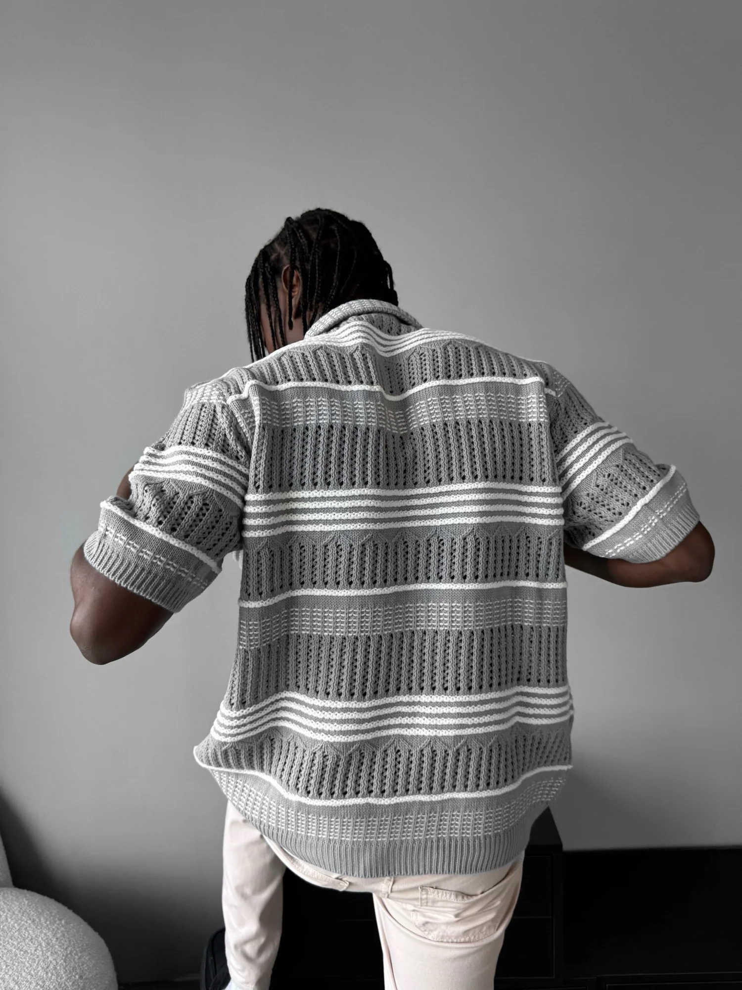 Loose Fit Patterned collar knit T-Shirt - Grey - Image 5