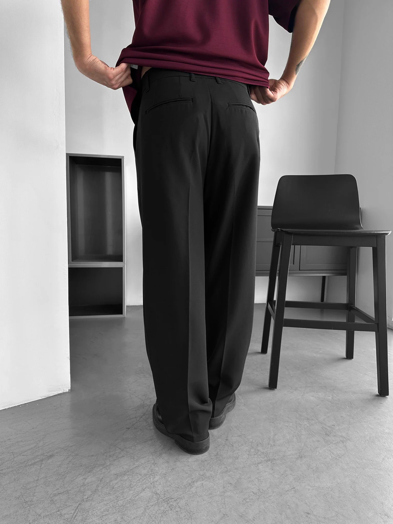 Loose Fit Pleated Trousers - Black - Image 3