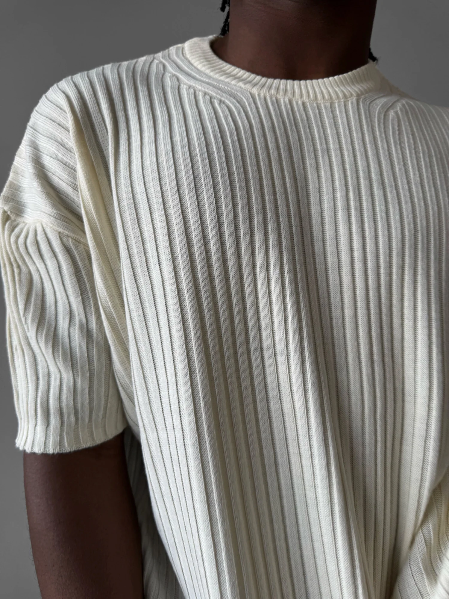 Loose Fit Ribbed Knit T-Shirt - Cremé - Image 2