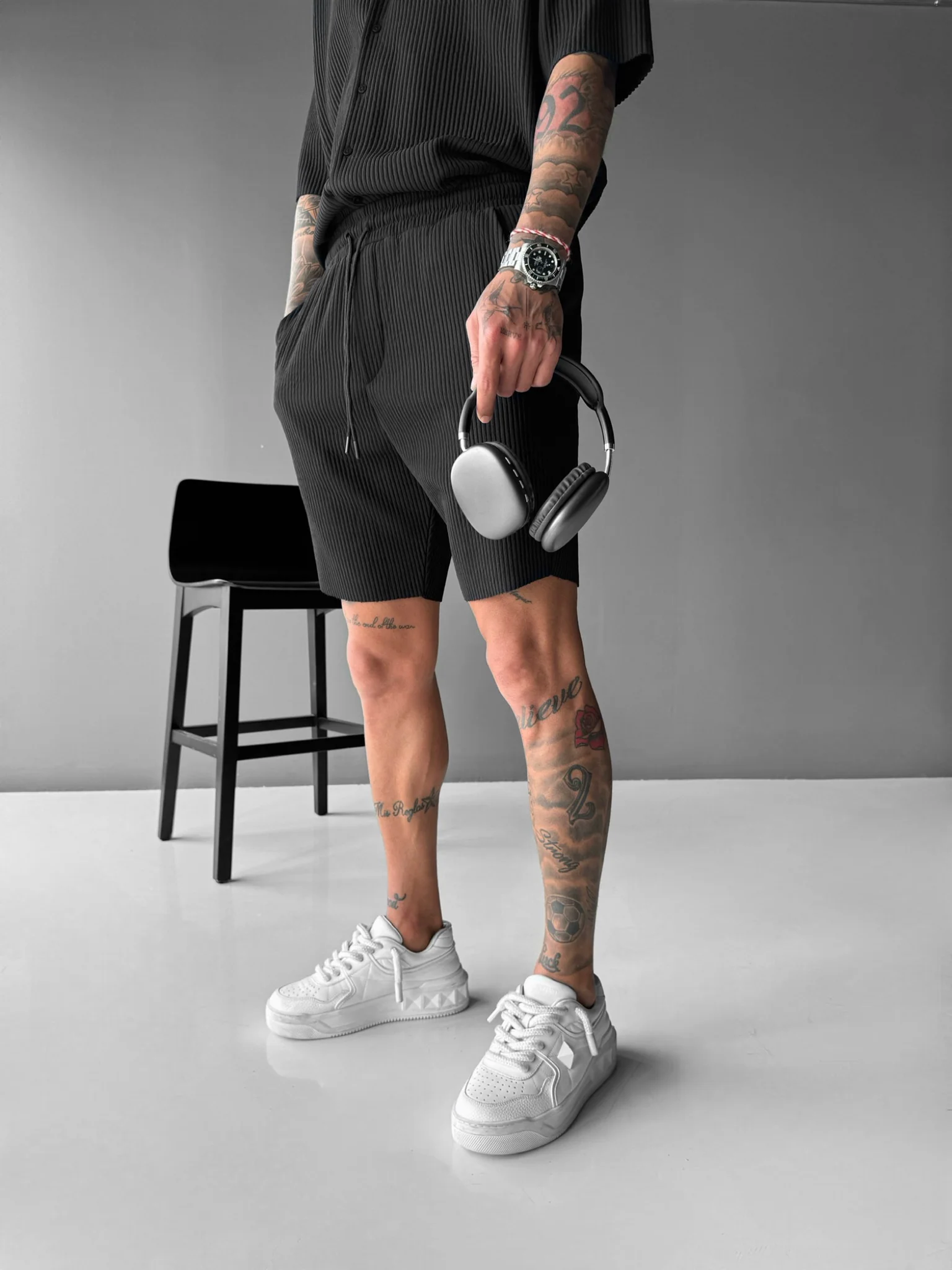 Loose Fit Ribbed Shorts - Black - Image 2