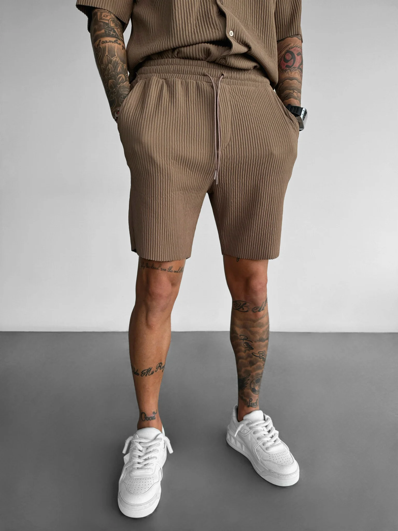 Loose Fit Ribbed Shorts - Brown