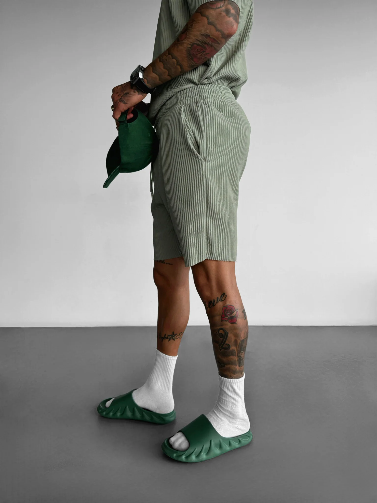 Loose Fit Ribbed Shorts - Green - Image 3