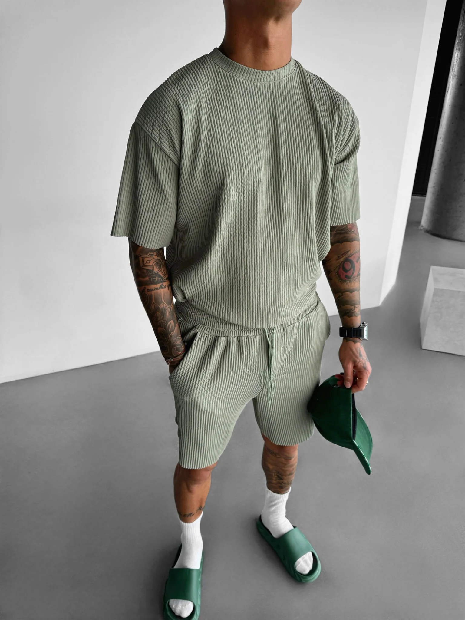Loose Fit Ribbed Shorts - Green - Image 4