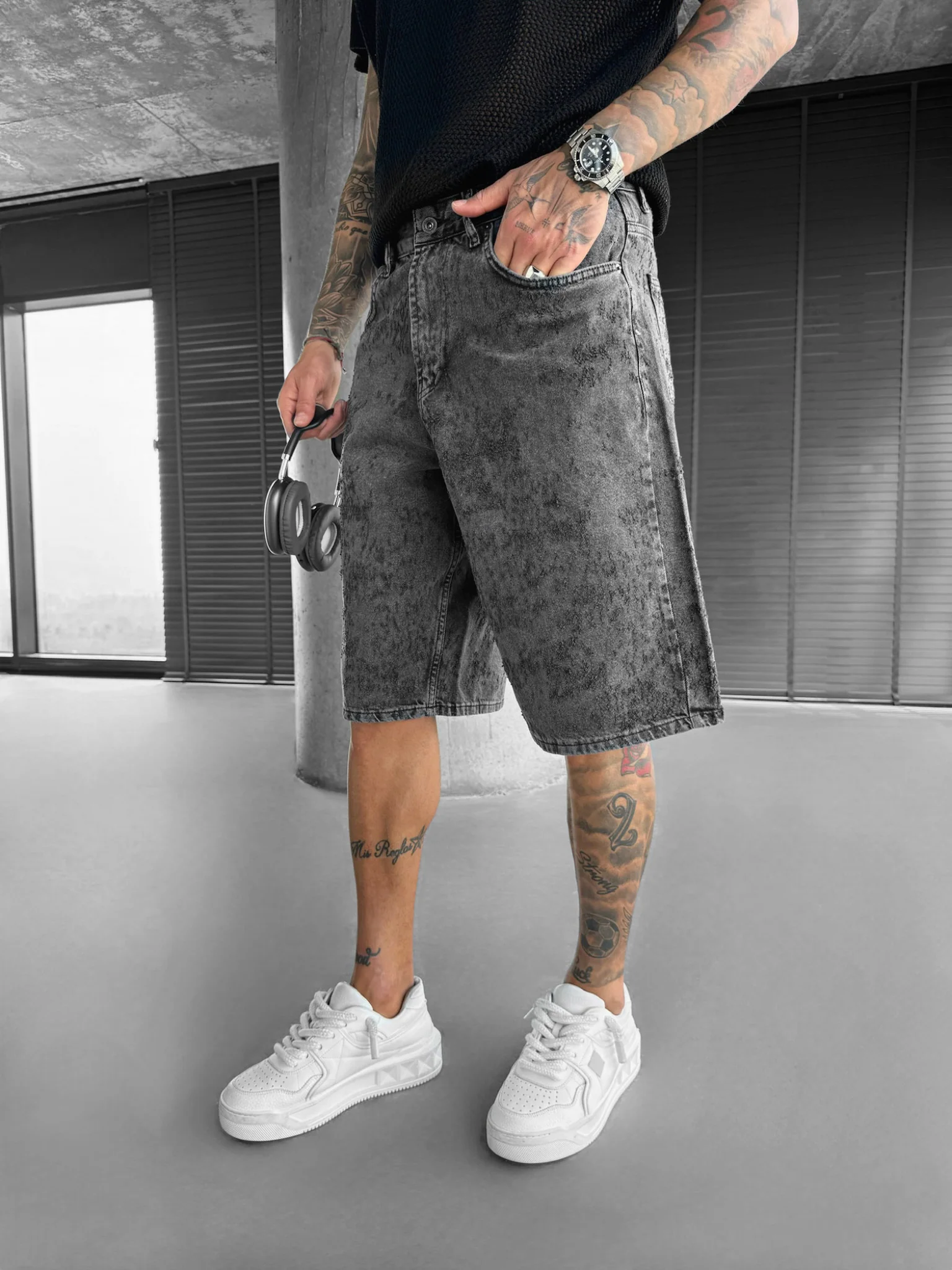 Loose Fit Scrubbed Out Jeans Shorts - Black - Image 2