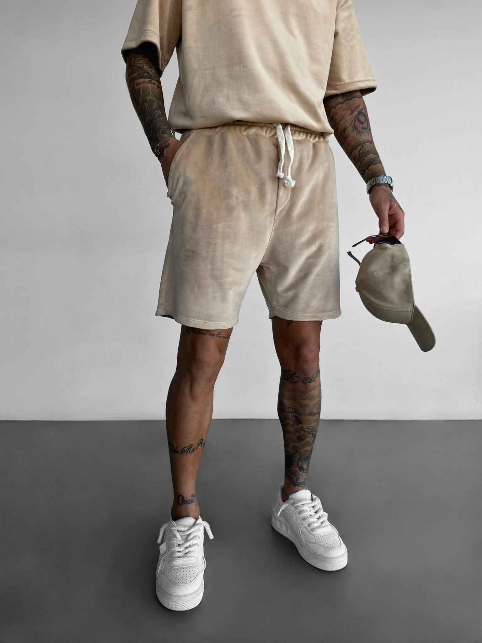 Loose Fit Velvet Shorts - Beige - Image 2