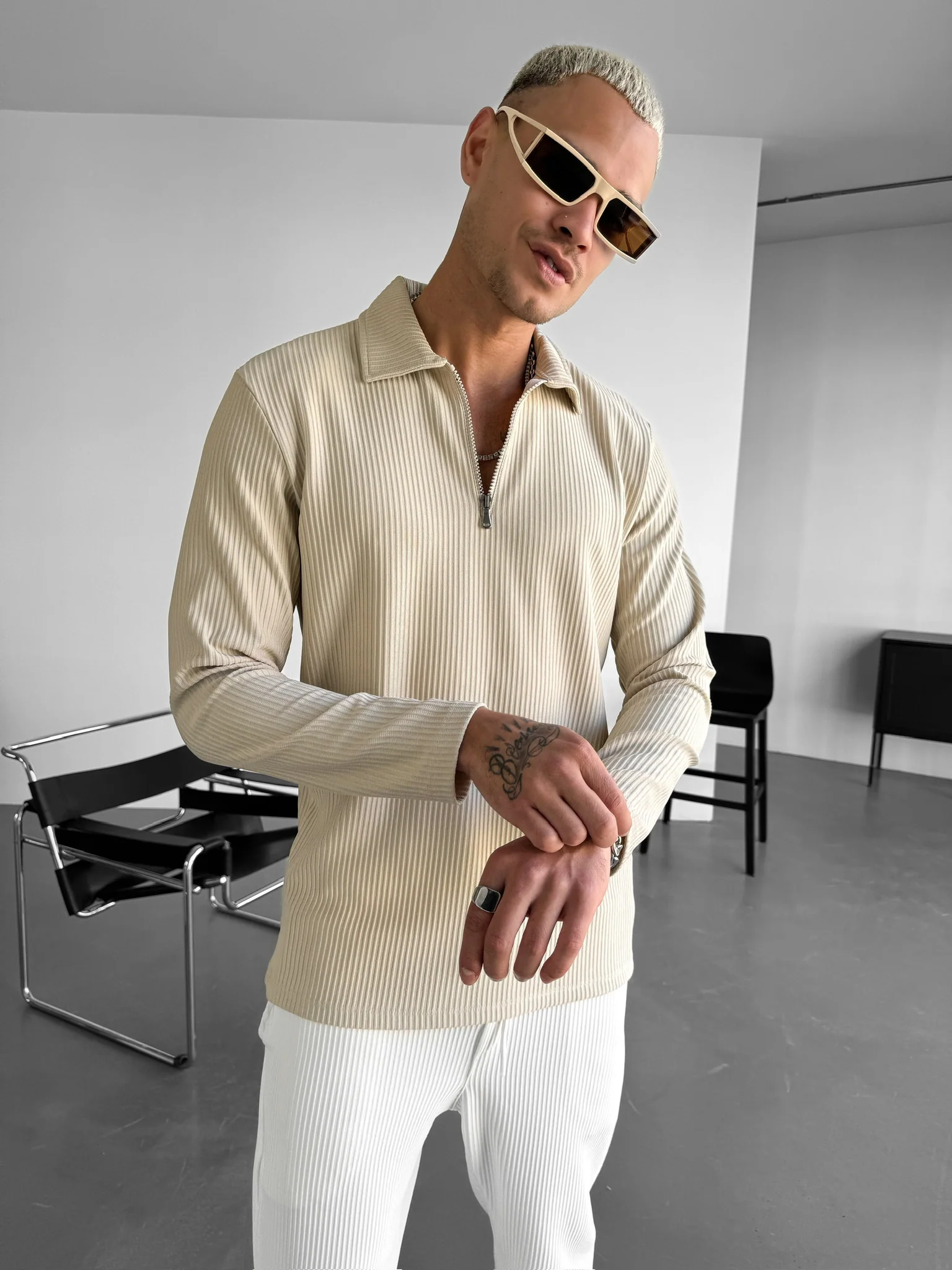 Loose Fit Zipper Polo Sweatshirt - Beige - Image 2