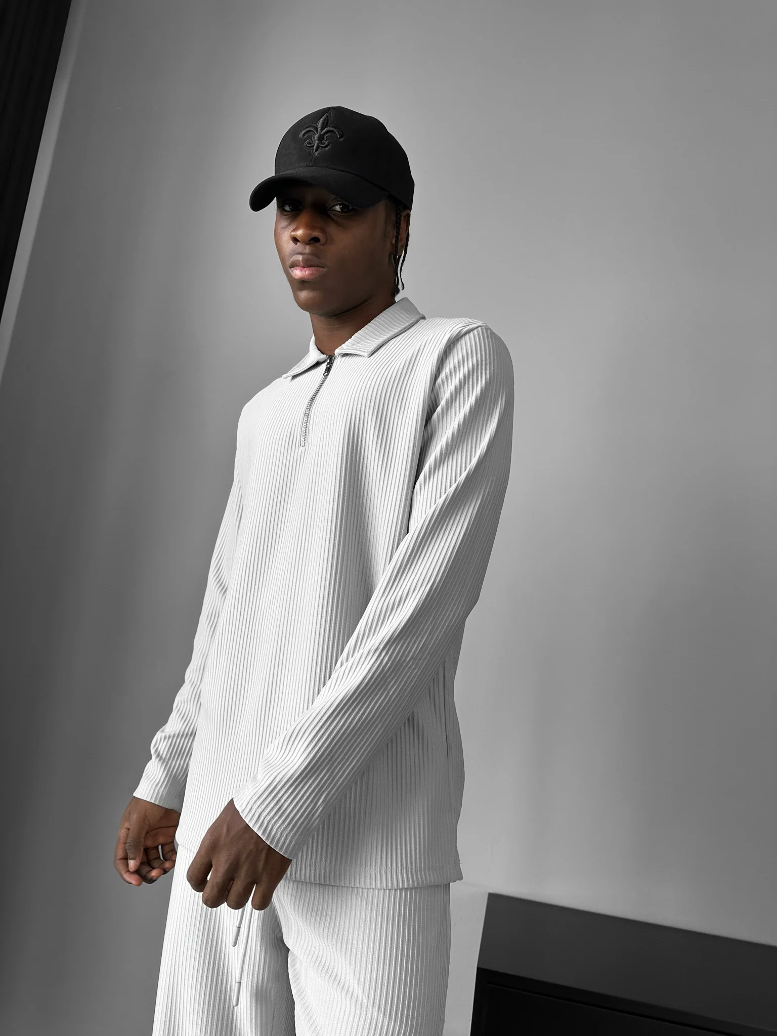 Loose Fit Zipper Polo Sweatshirt - Grey - Image 2