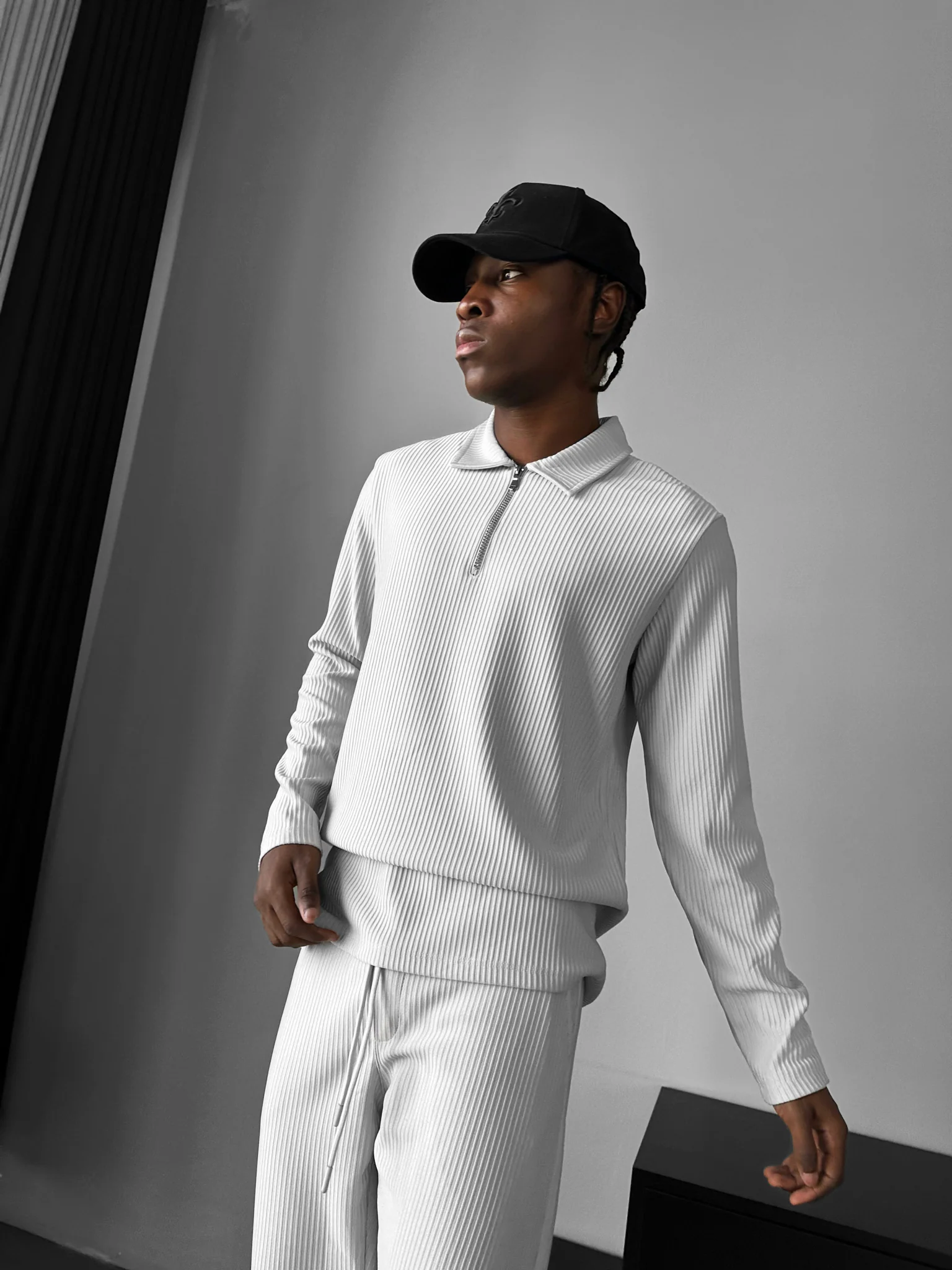 Loose Fit Zipper Polo Sweatshirt - Grey - Image 3