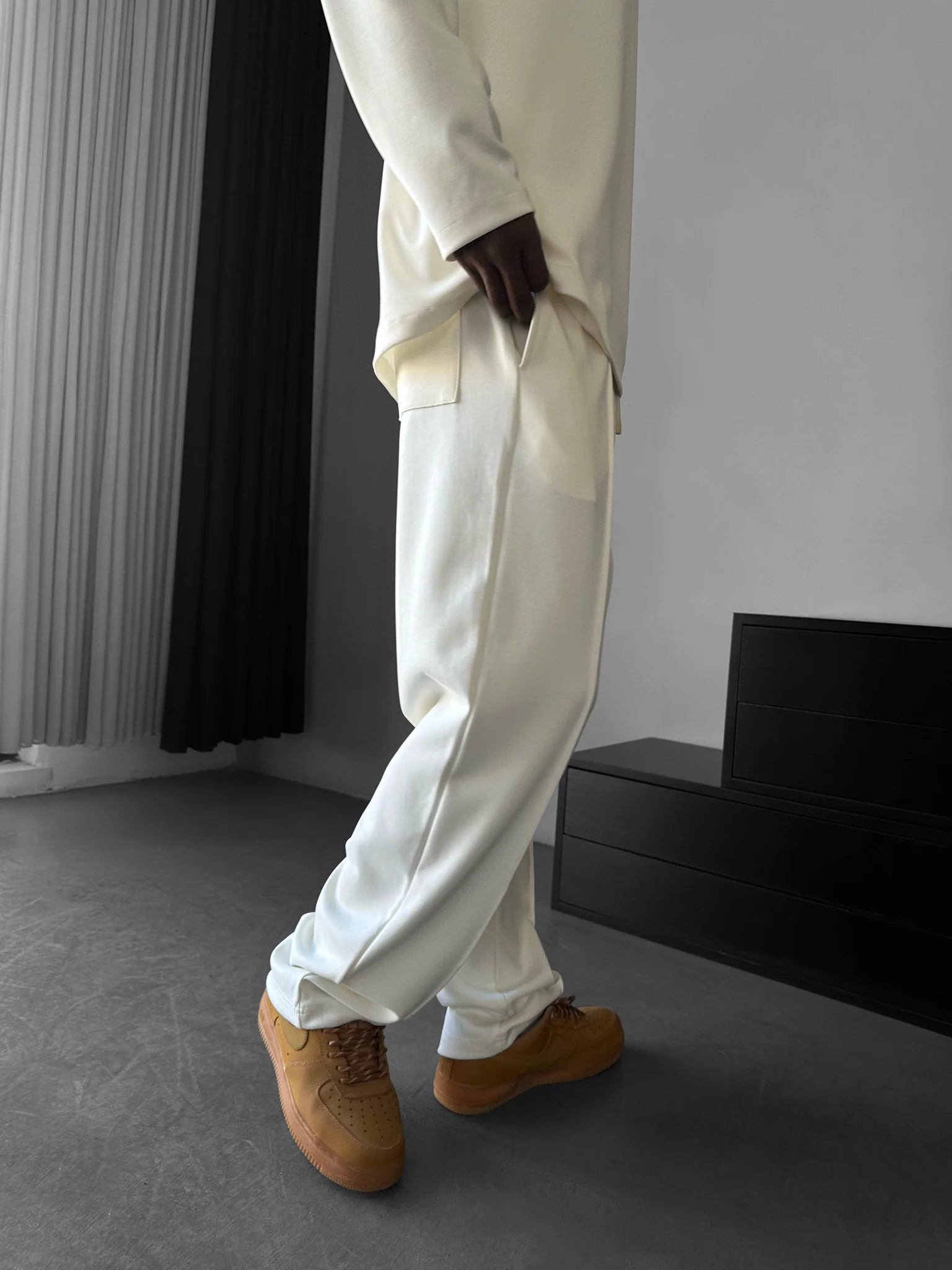 Modal Pleated Trousers -Ecru - Image 4