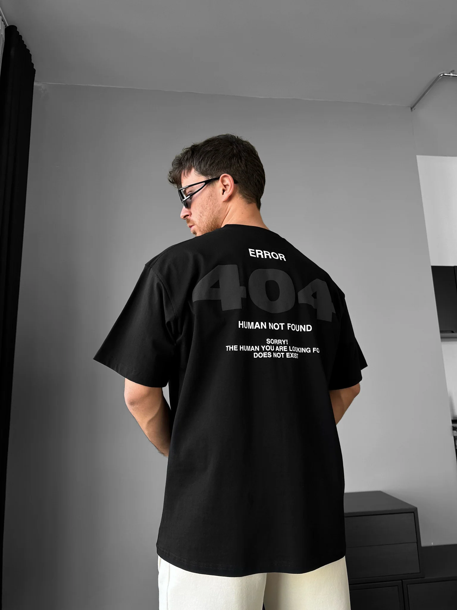 Oversize 404 T-shirt - Black - Image 3