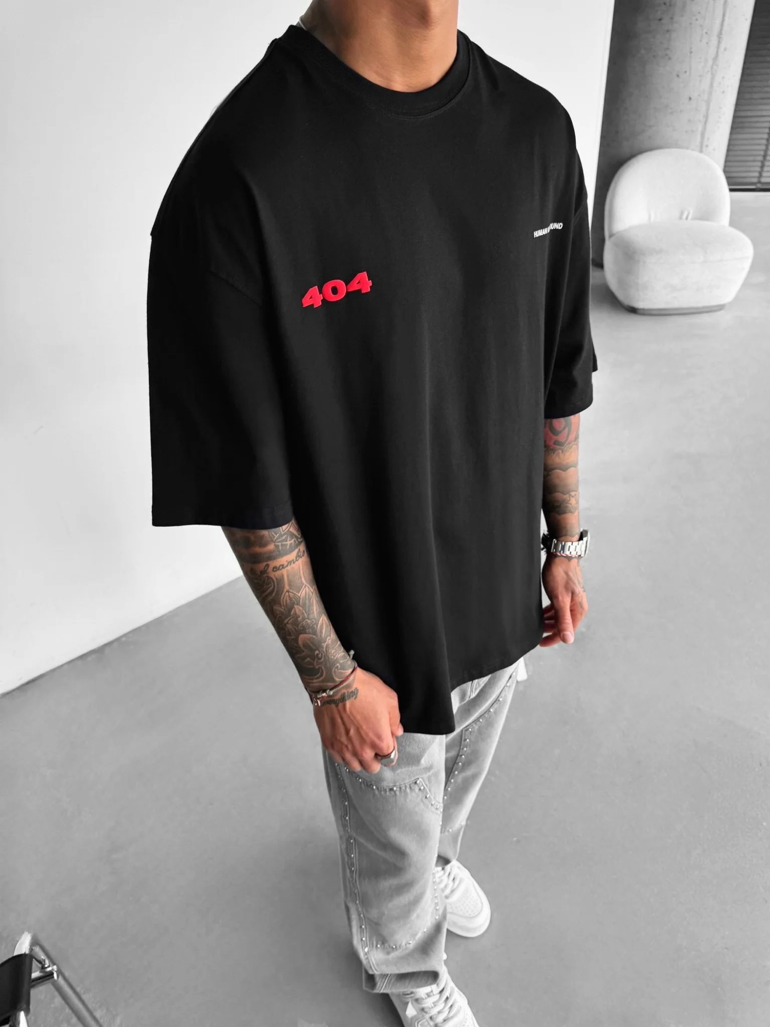 Oversize 404 T-shirt - Black and Red - Image 3