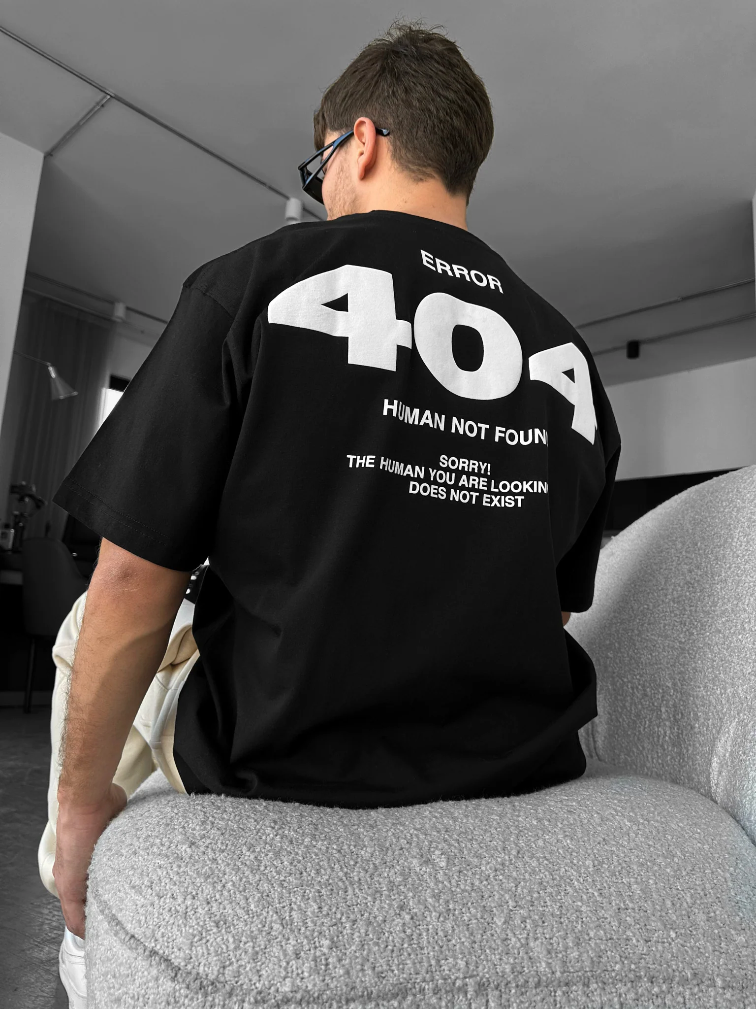 Oversize 404 T-shirt - Black and White - Image 2