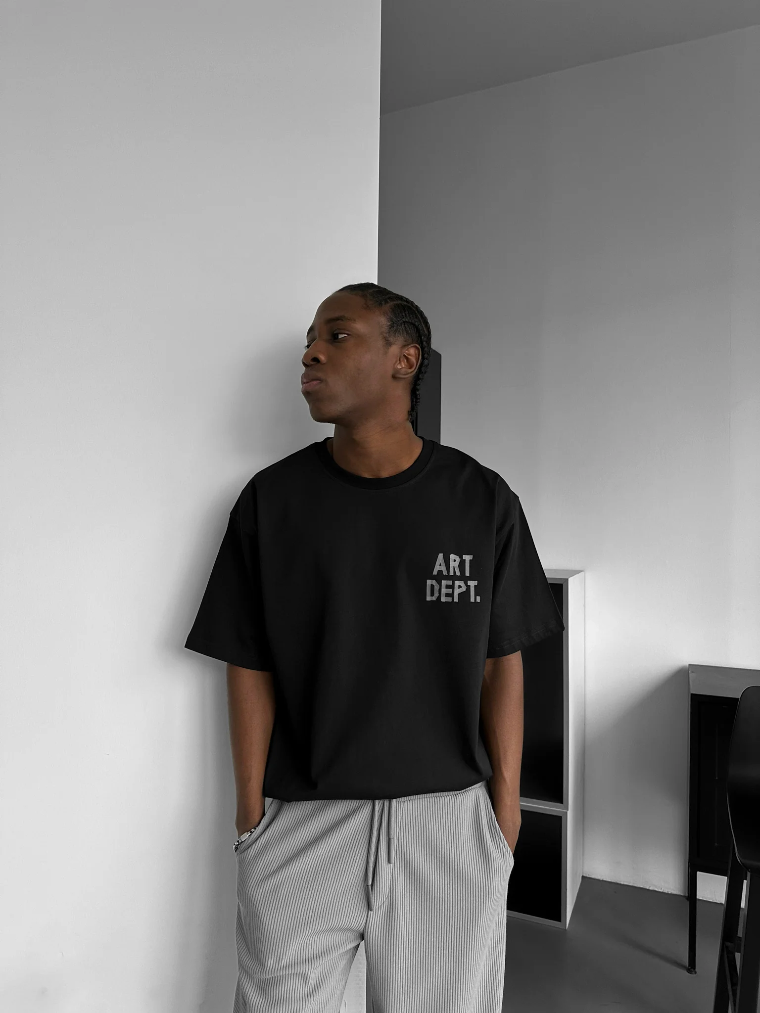 Oversize Art Dept. T-shirt - Black and Anthracite - Image 4