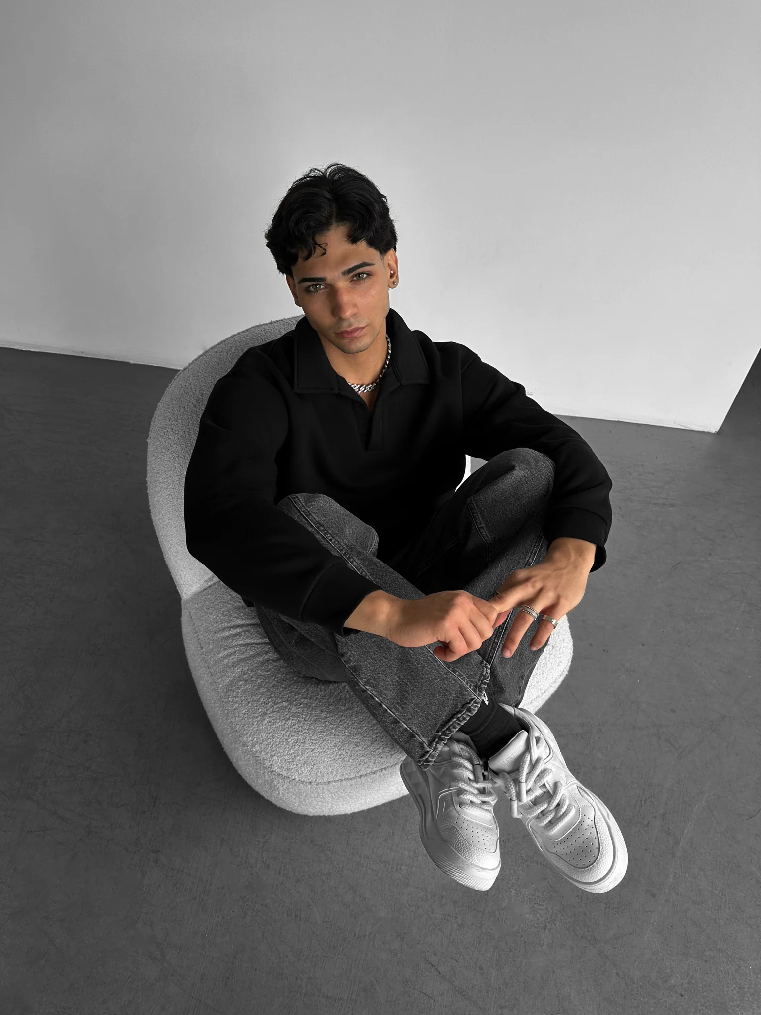 Oversize Basic Polo Sweatshirt - Black - Image 3