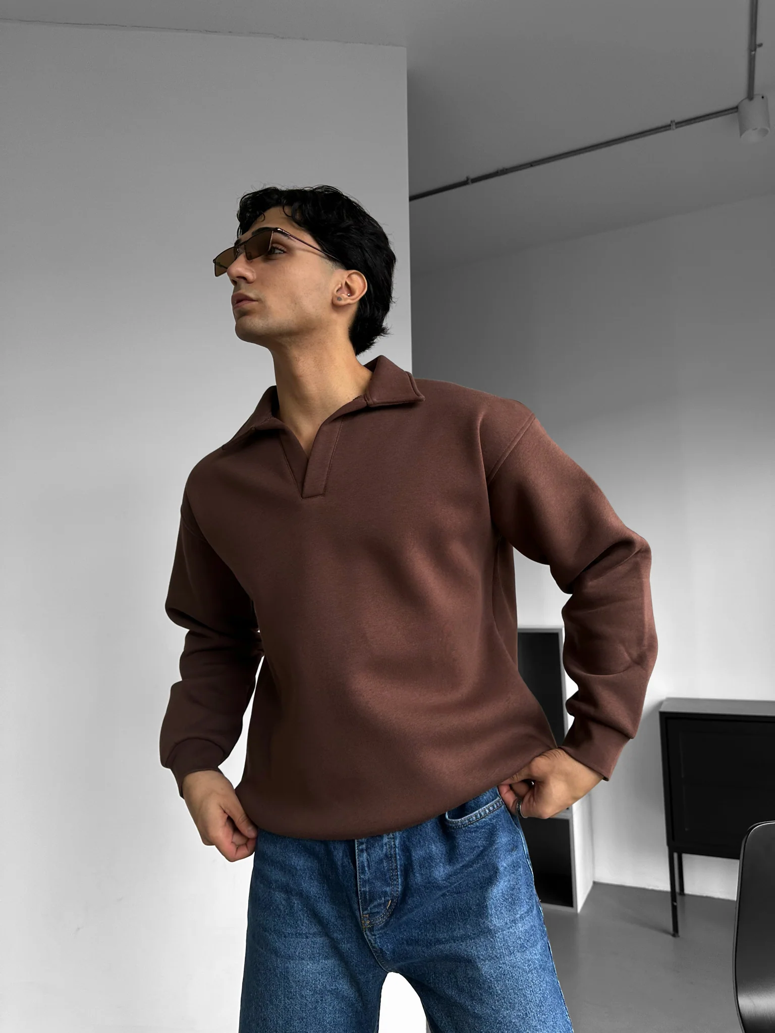 Oversize Basic Polo Sweatshirt - Chocolate Brown - Image 3