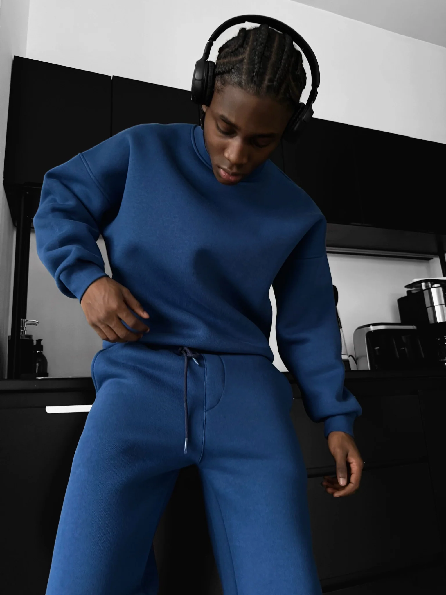 Oversize Basic Sweater - Navy Peony - Image 2
